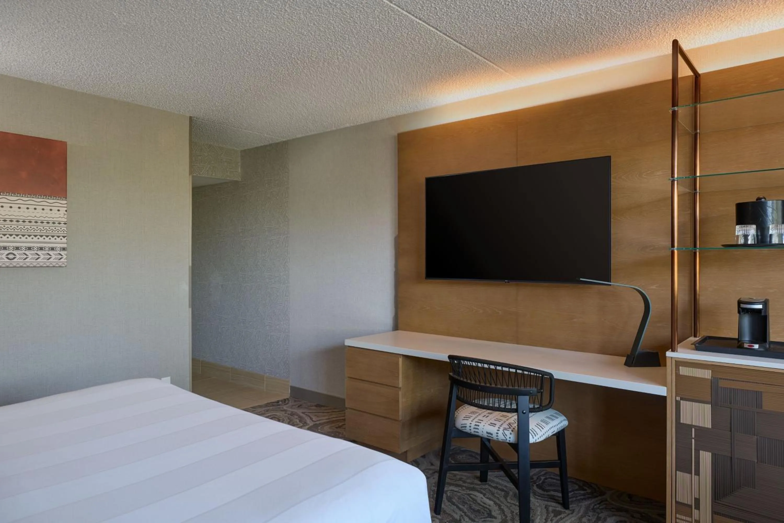 Photo of the whole room, Bed in Phoenix Marriott Resort Tempe at The Buttes