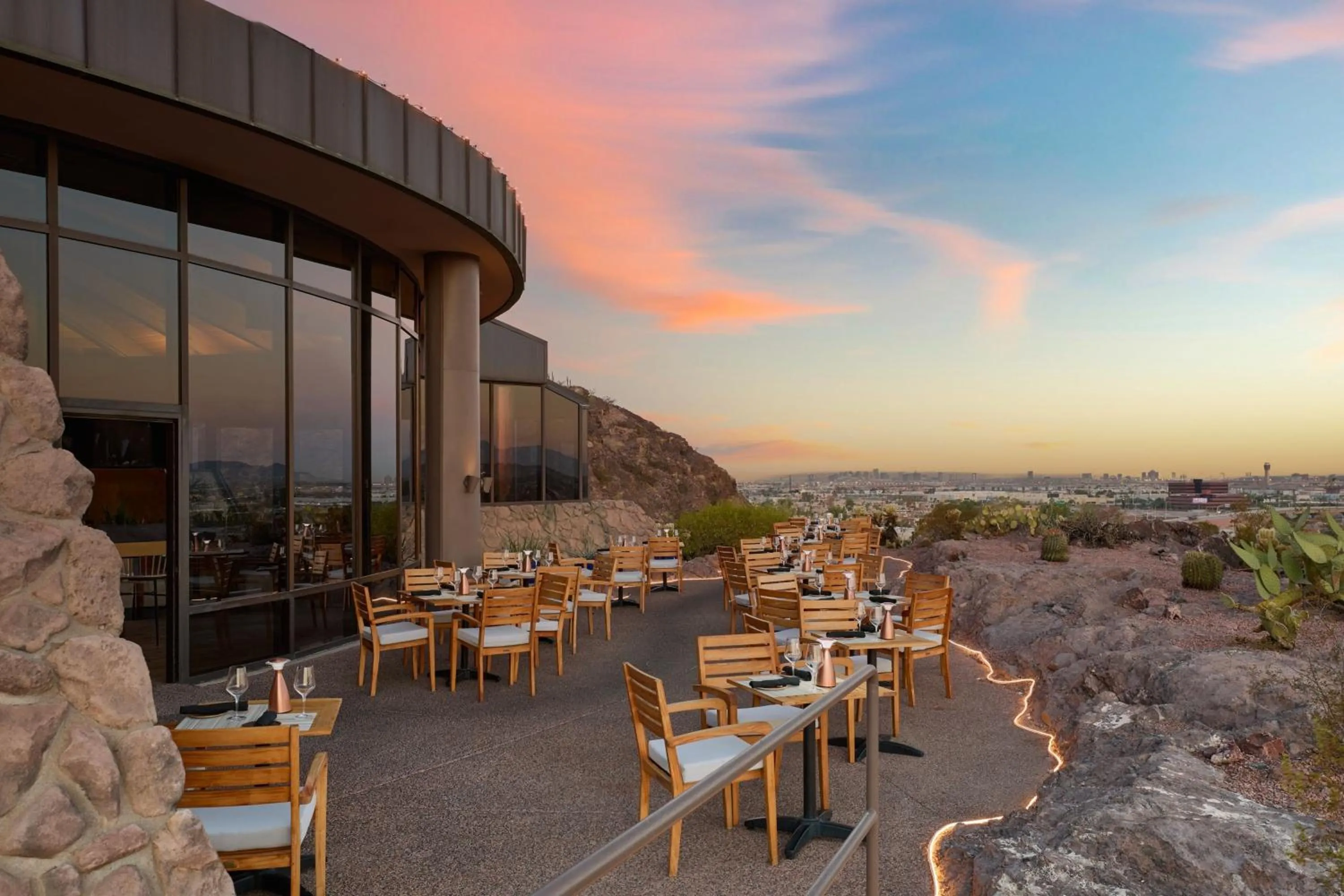 Restaurant/places to eat in Phoenix Marriott Resort Tempe at The Buttes
