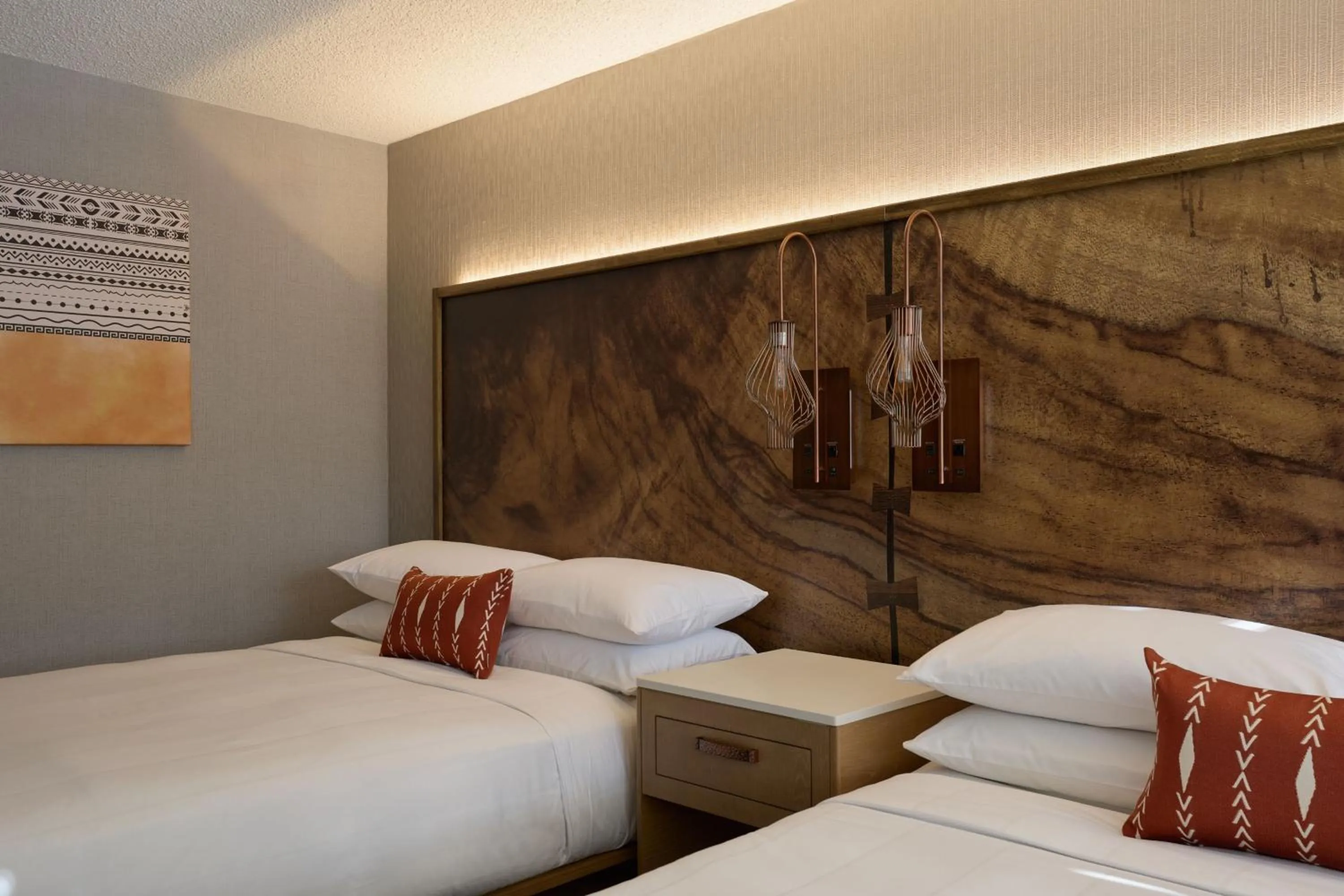 Photo of the whole room, Bed in Phoenix Marriott Resort Tempe at The Buttes