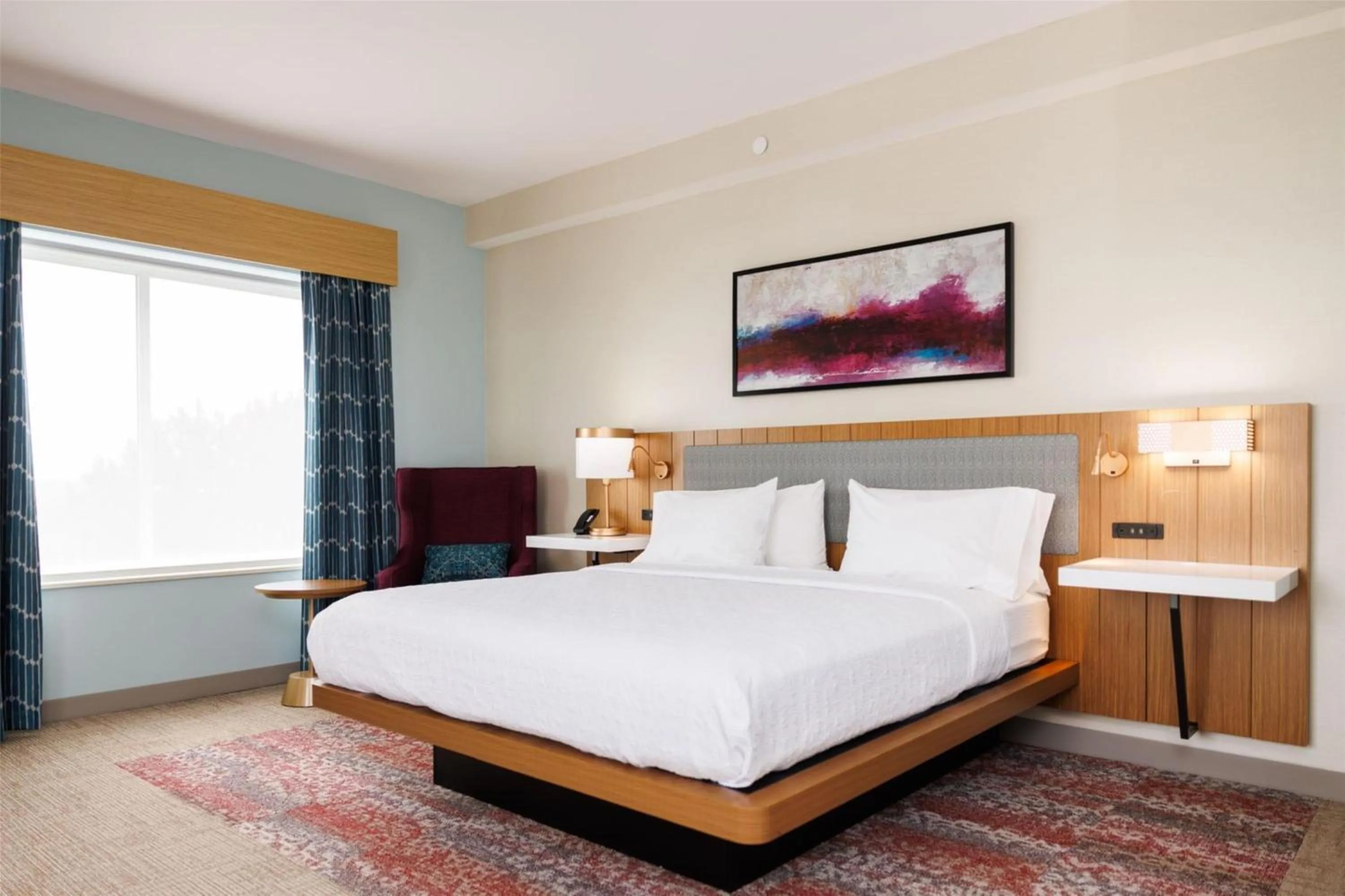 Bed in Hilton Garden Inn New York/Staten Island