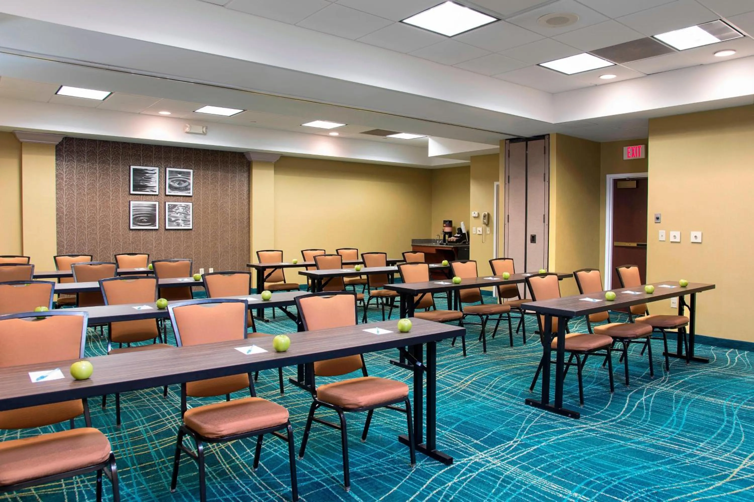Meeting/conference room in SpringHill Suites by Marriott Peoria