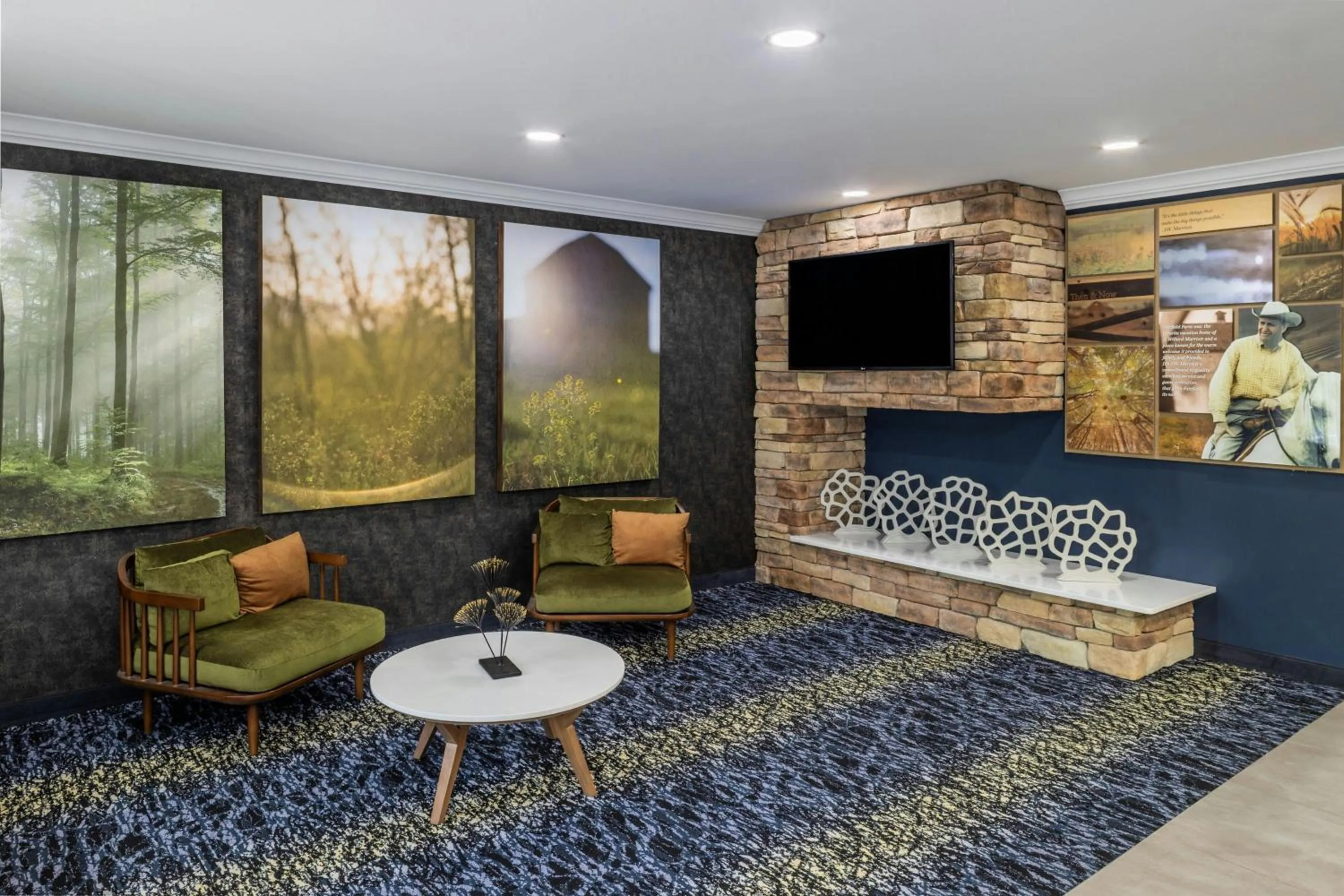 Lobby or reception in Fairfield Inn & Suites Butler