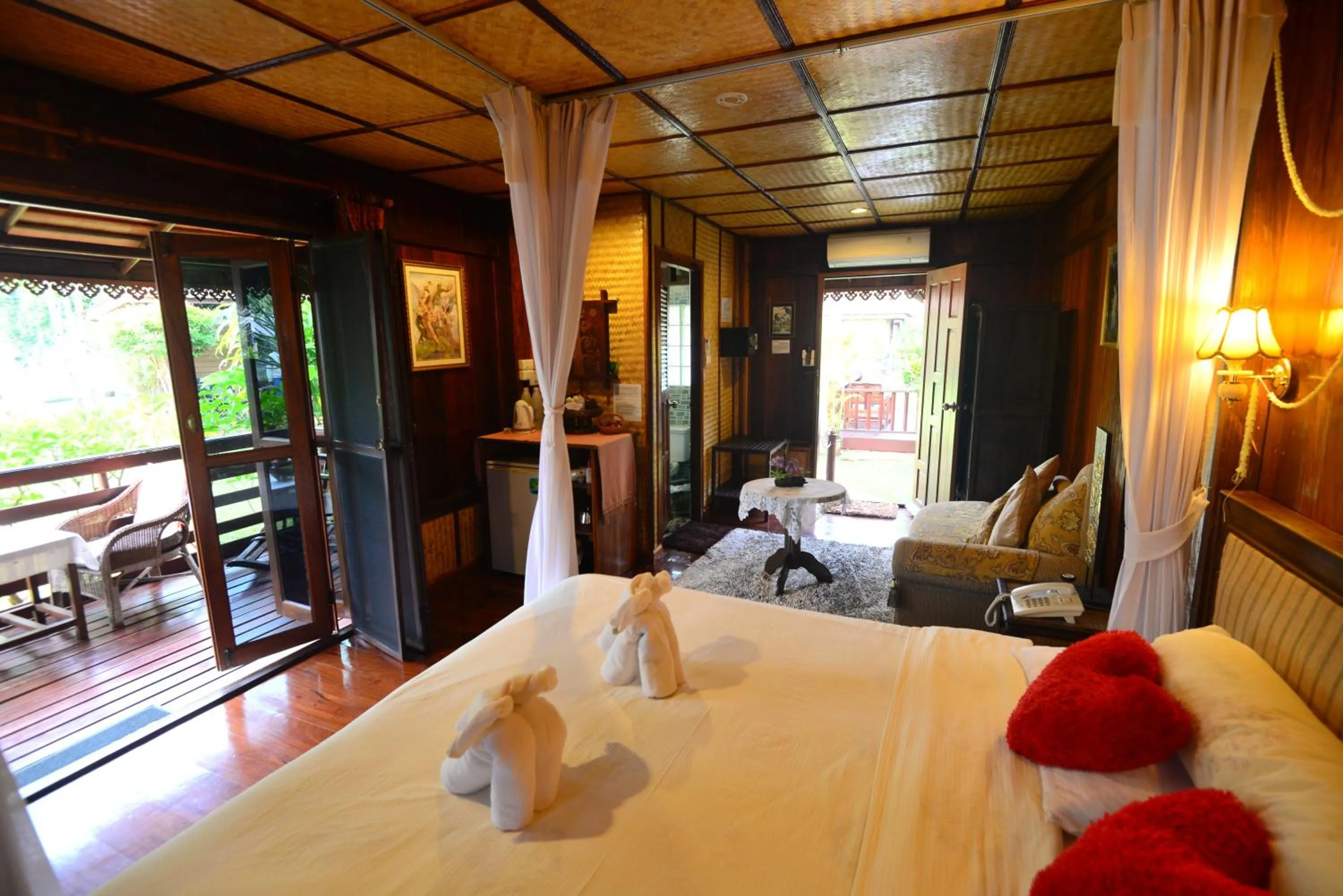 Bedroom, Bed in Viang Yonok Hotel, Restaurant, Sports Club