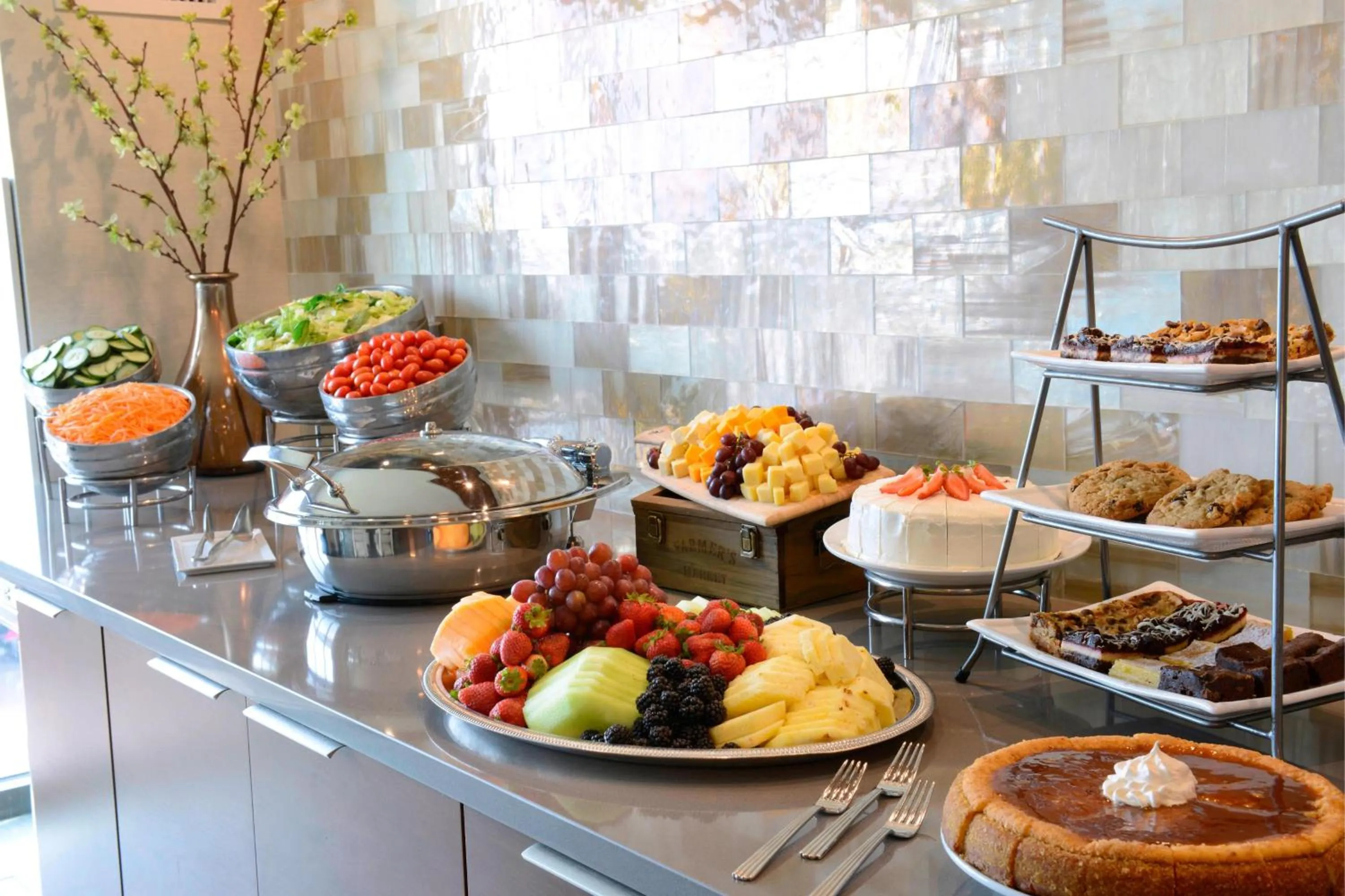 Lounge or bar in Newport News Marriott at City Center