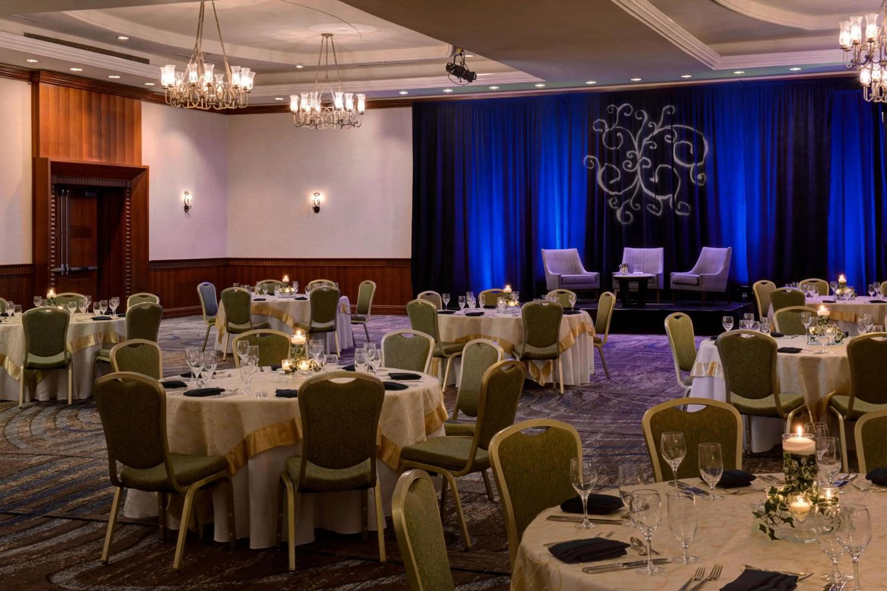 Lobby or reception in Newport News Marriott at City Center