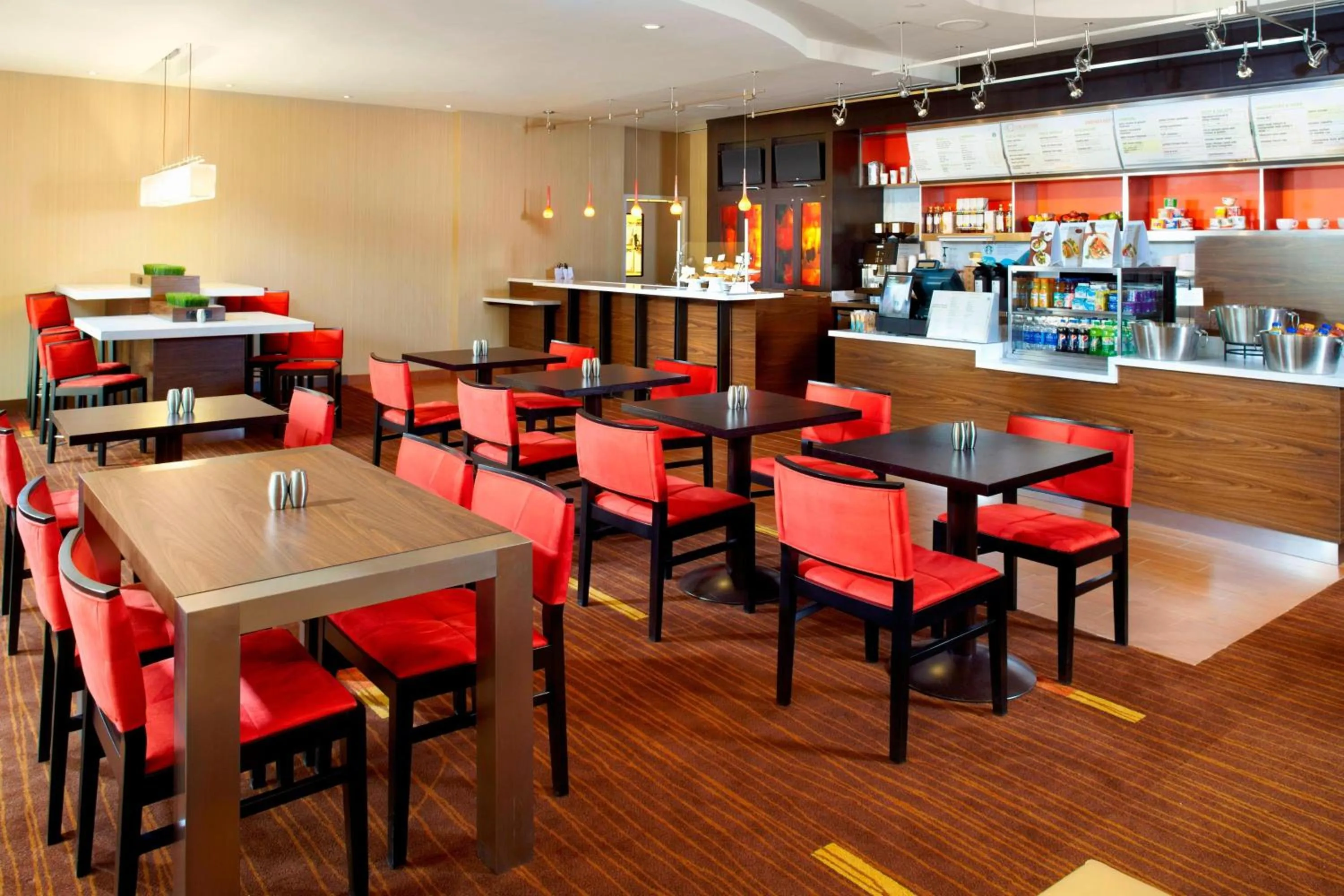 Restaurant/places to eat in Courtyard by Marriott Pittsburgh West Homestead Waterfront