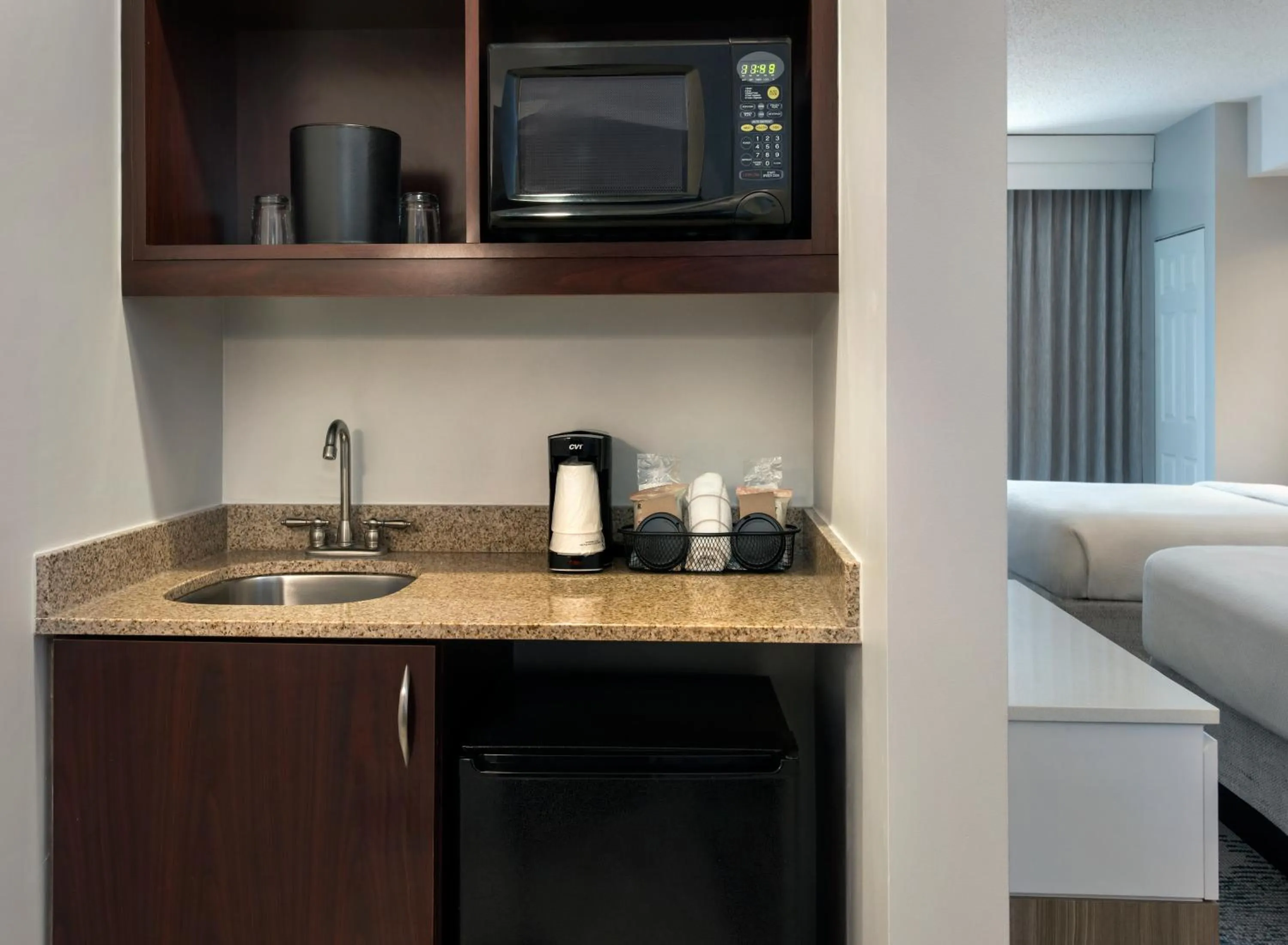 Coffee/tea facilities, Bed in SpringHill Suites Pittsburgh Mills