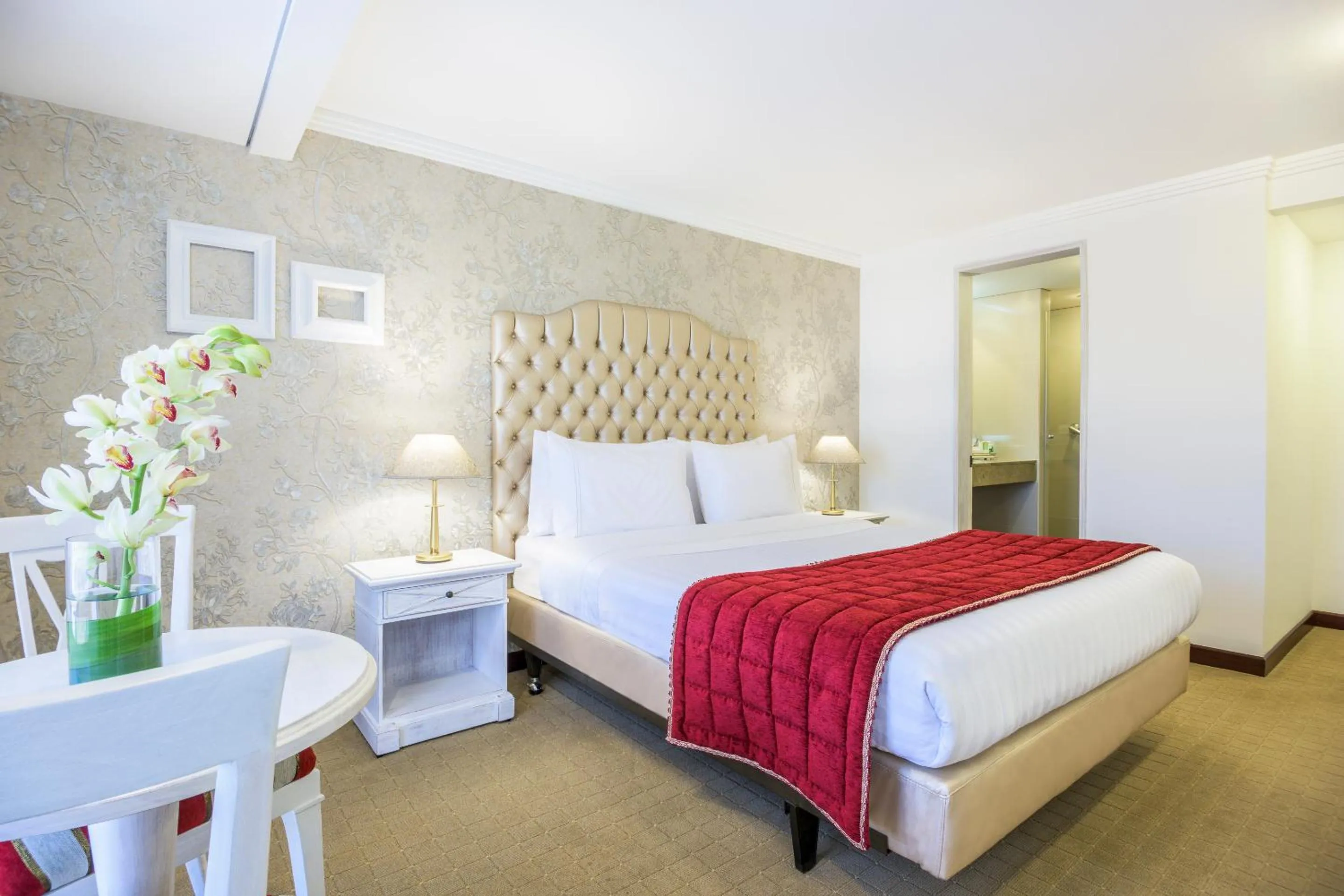 Photo of the whole room, Bed in GHL Hotel Hamilton