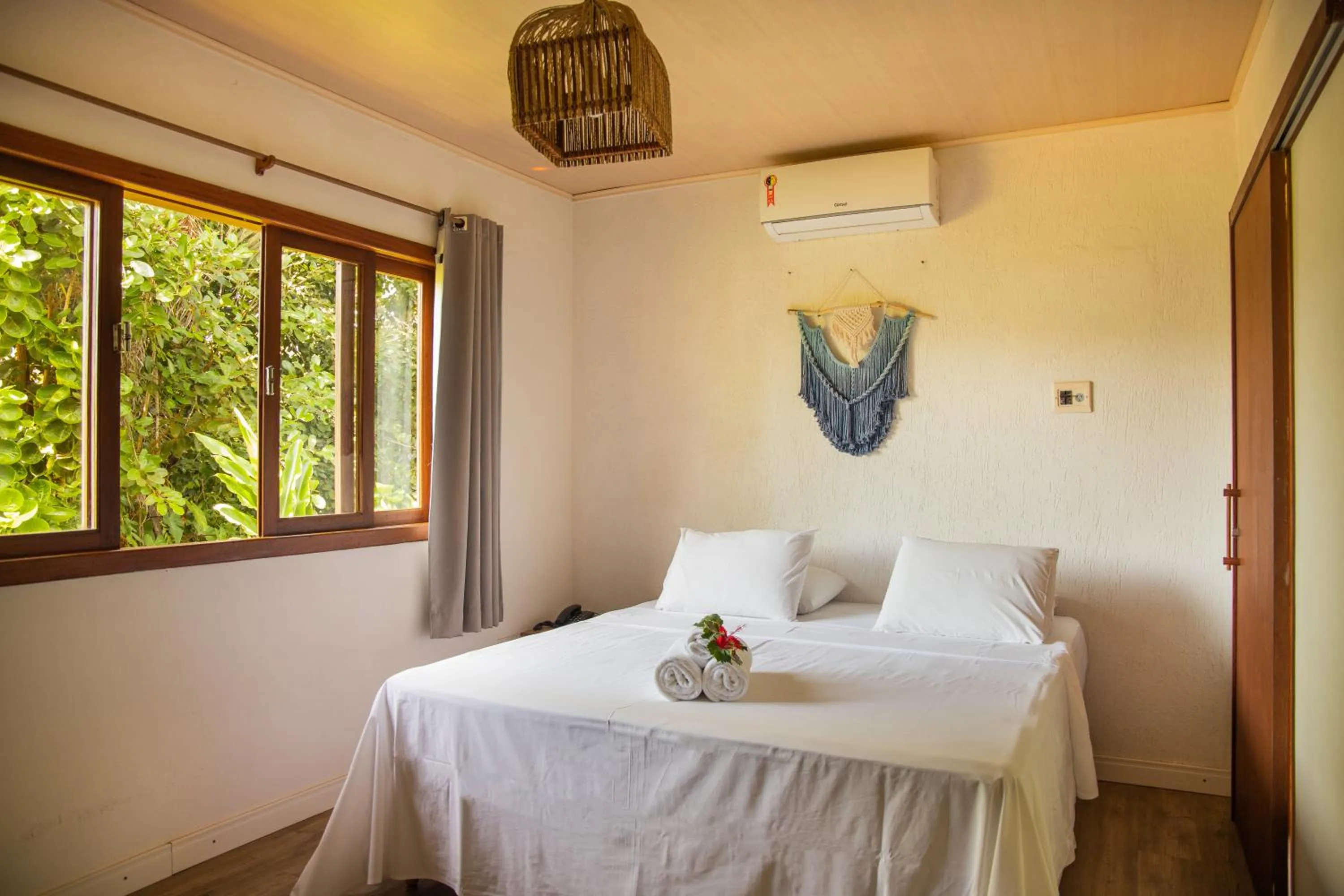 Bedroom, Bed in Pousada Vila do Dengo