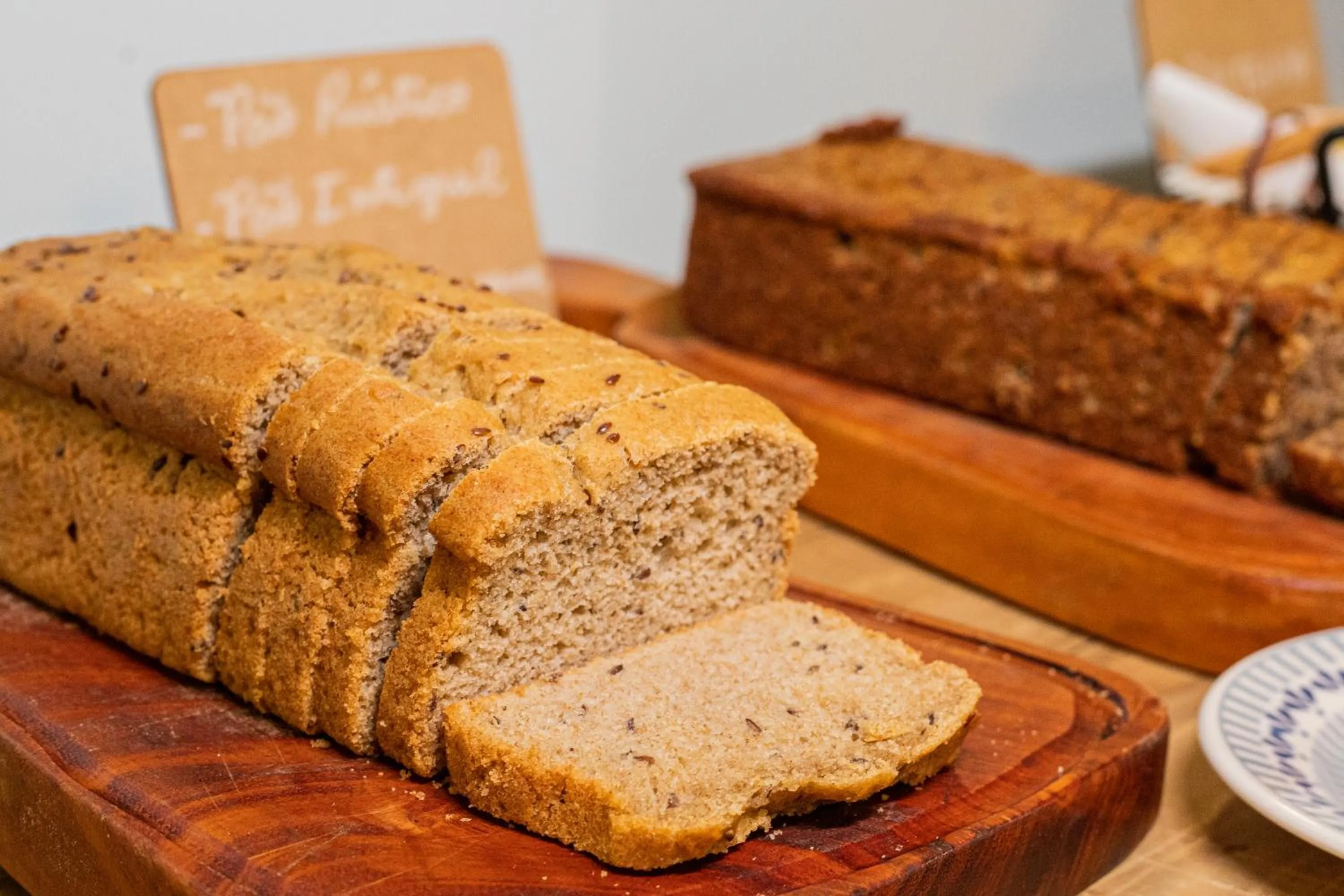 Buffet breakfast in Pousada Vila do Dengo