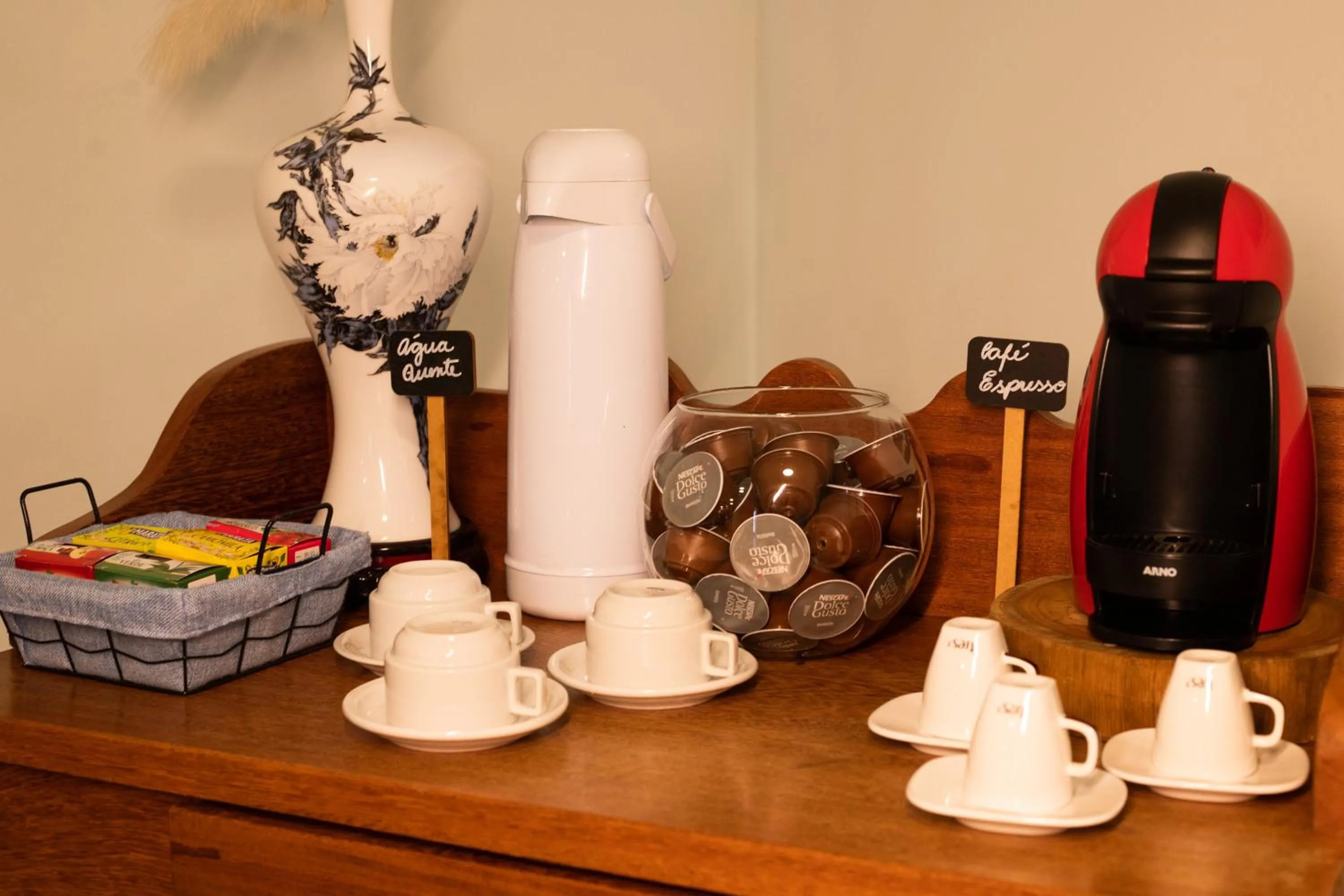 Buffet breakfast in Pousada Vila do Dengo