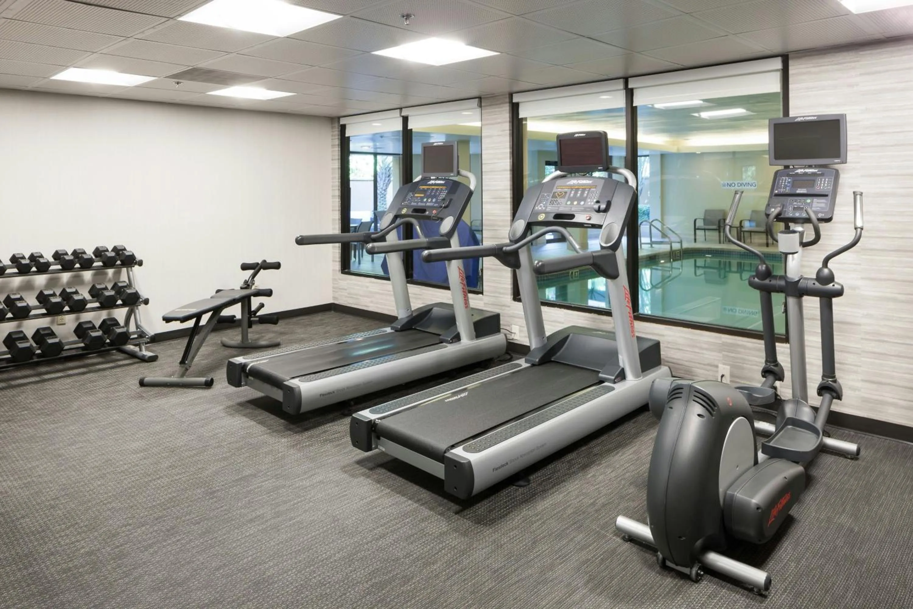 Fitness centre/facilities in Courtyard by Marriott Pensacola