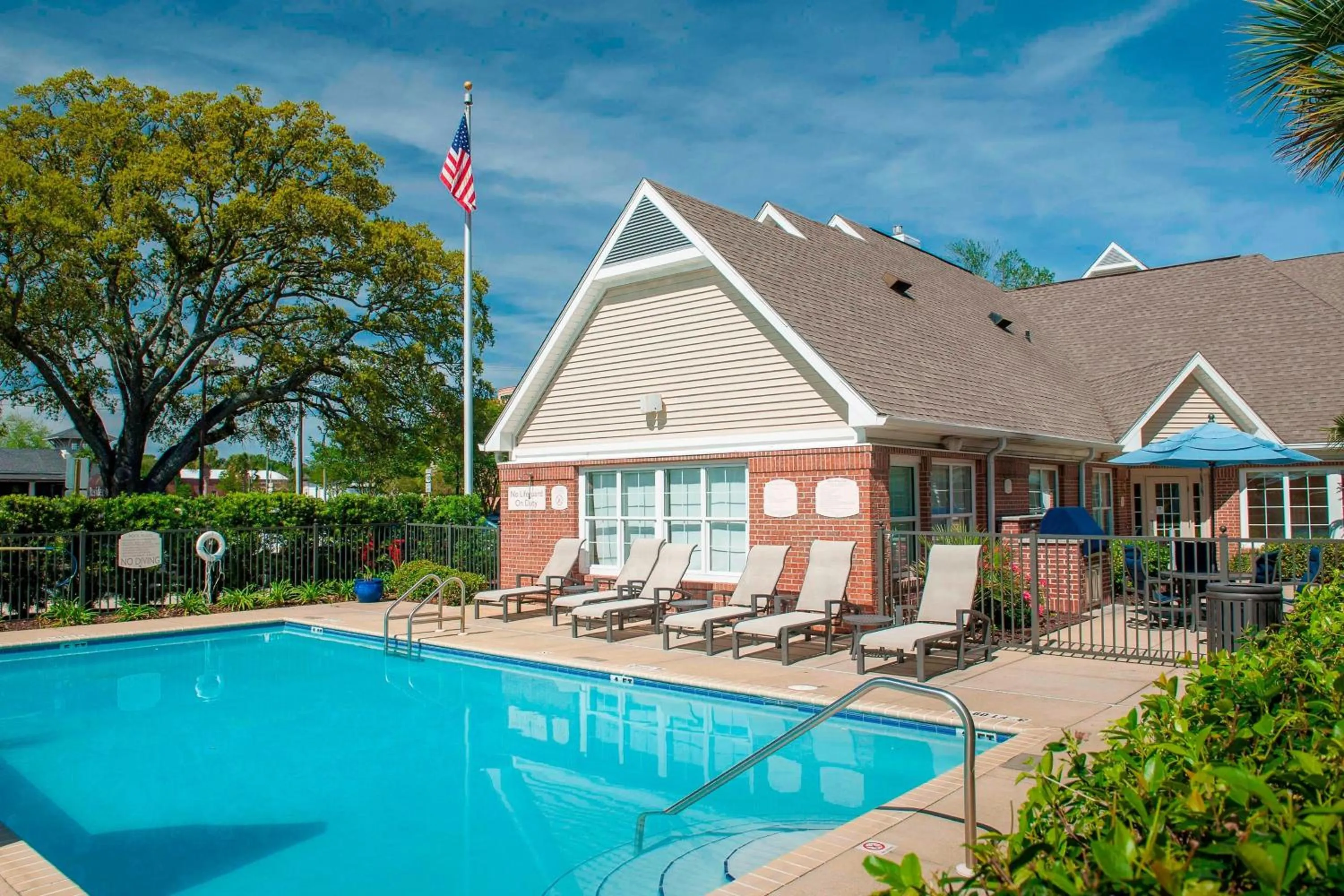Swimming pool in Residence Inn by Marriott Pensacola Downtown