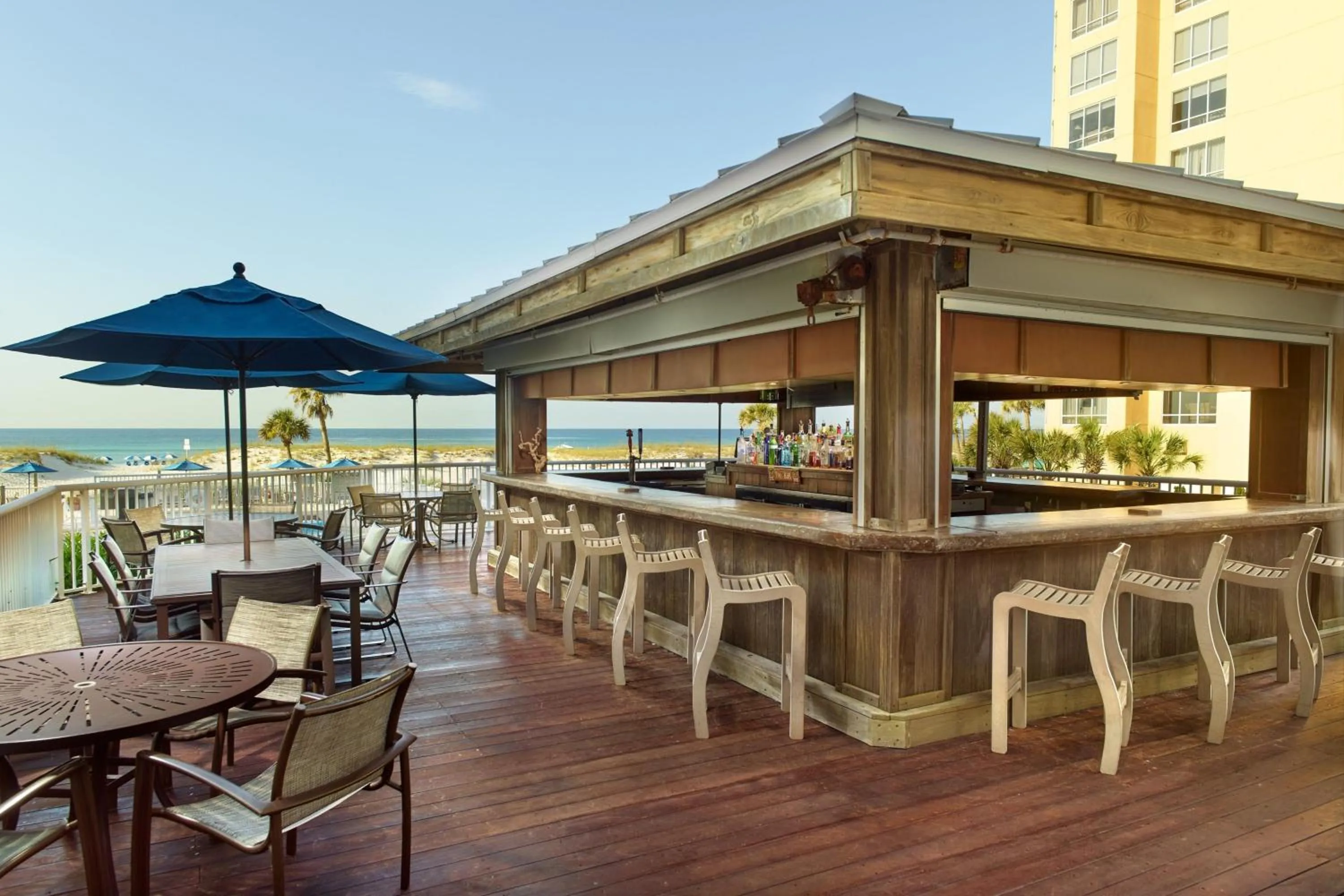 Lounge or bar in SpringHill Suites by Marriott Pensacola Beach