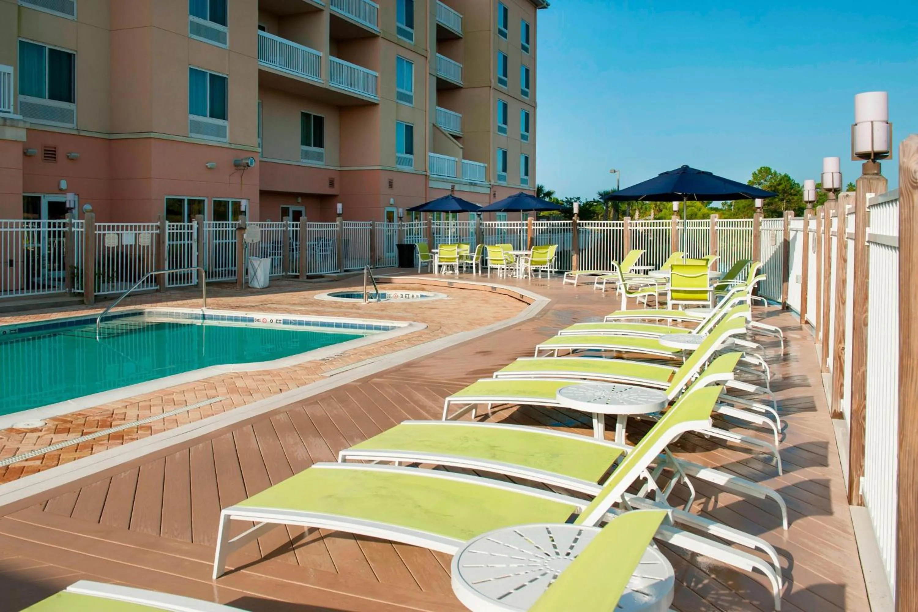 Swimming pool in Fairfield Inn & Suites Orange Beach