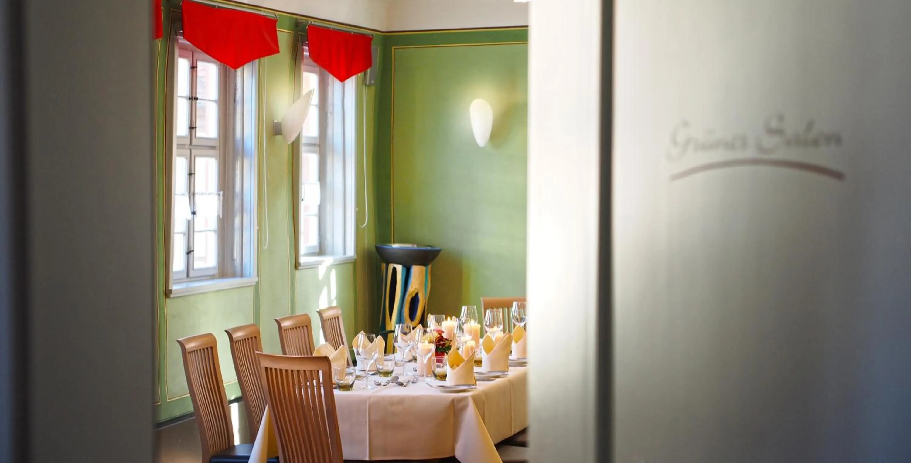 Restaurant/places to eat in Rotes Ross Marktbergel