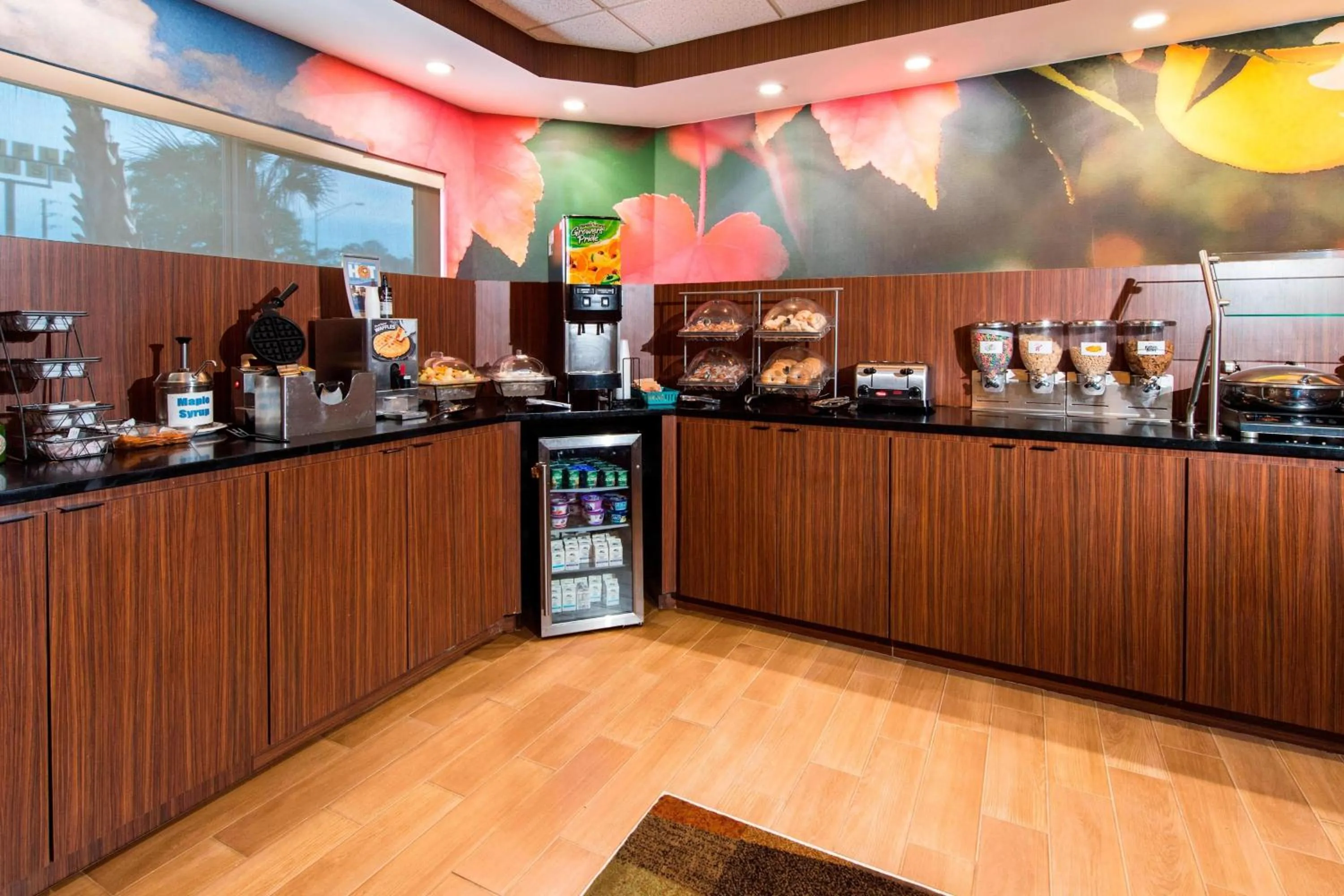 Breakfast in Fairfield Inn by Marriott Pensacola I-10