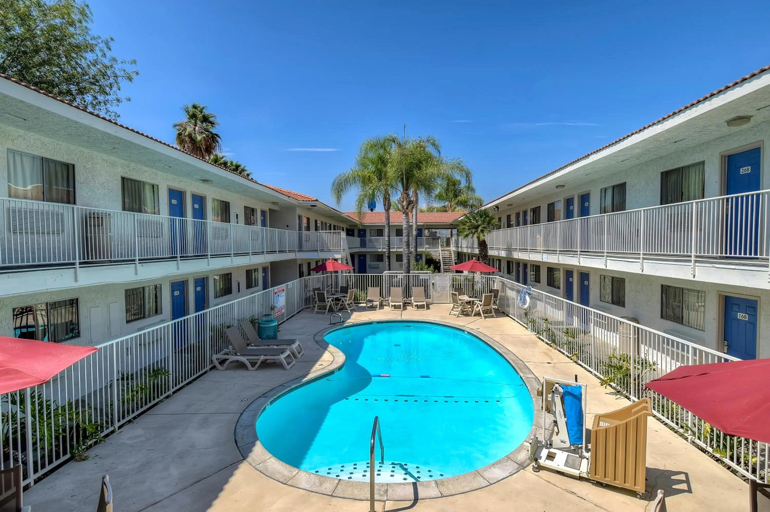 Property building in Motel 6-Rowland Heights, CA - Los Angeles - Pomona
