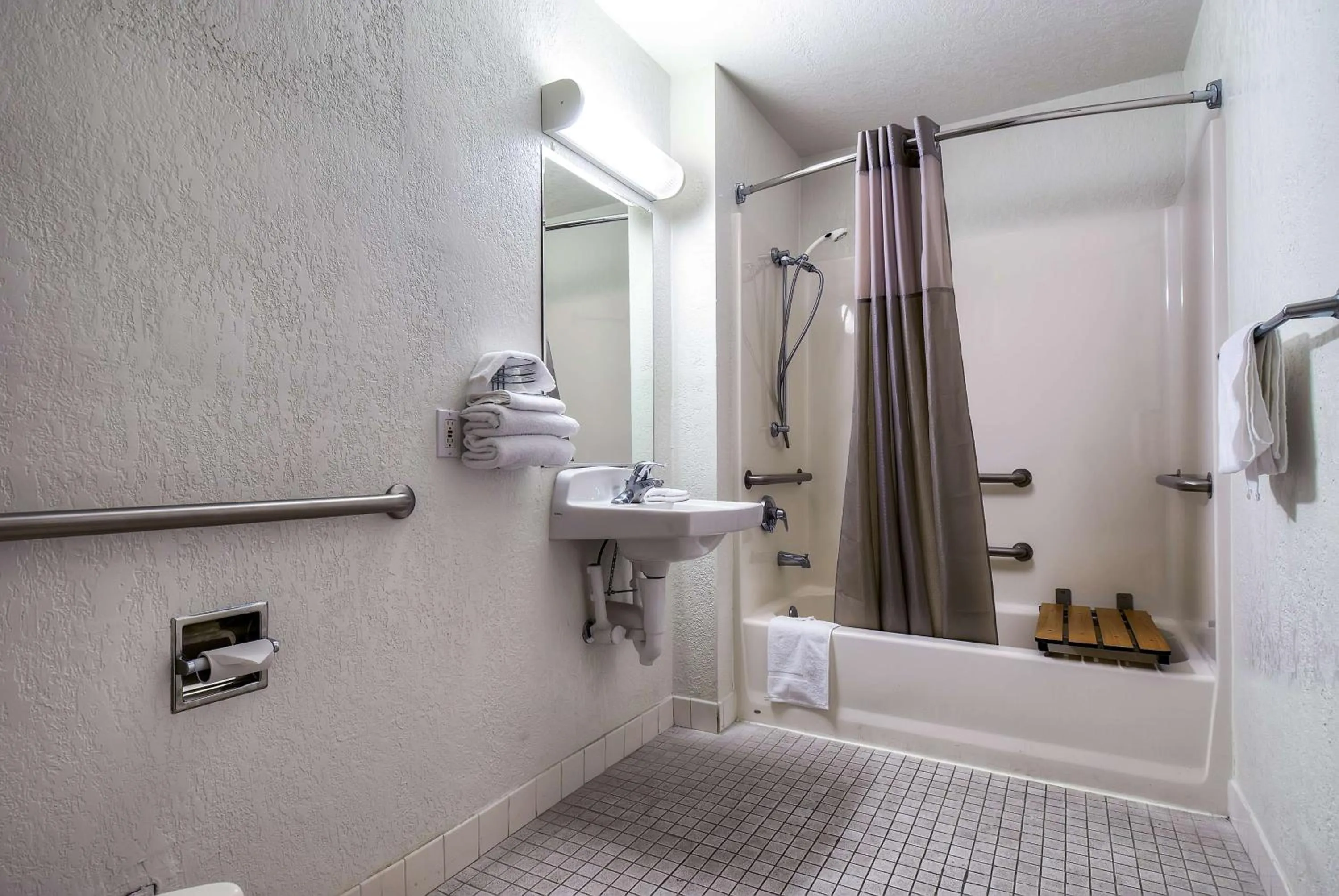Shower in Motel 6-Rowland Heights, CA - Los Angeles - Pomona