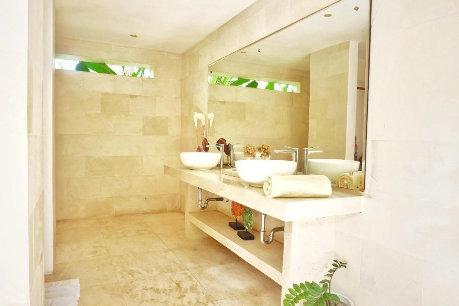 Shower in Jivana Resort