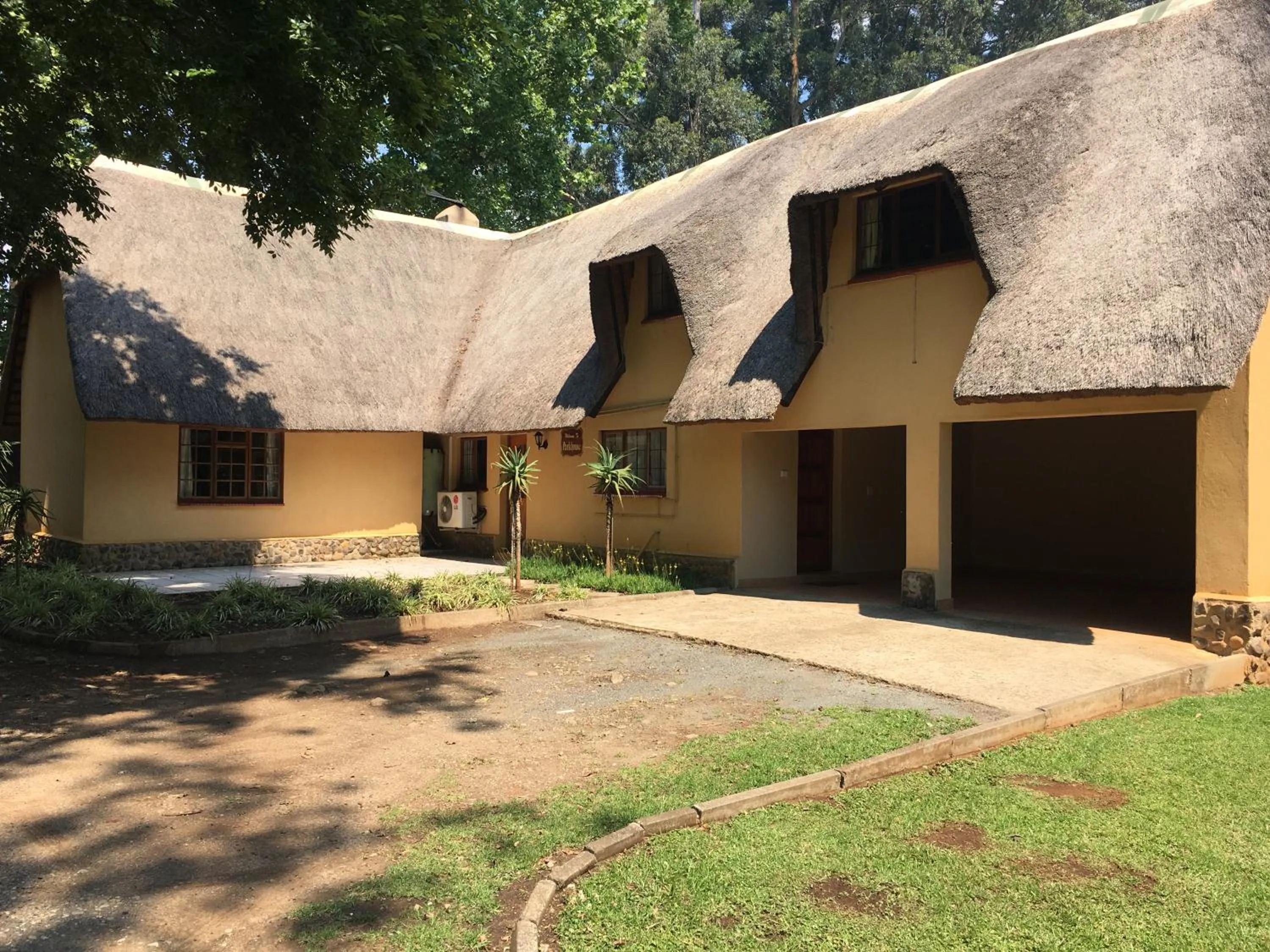 Facade/entrance in Dragon Peaks Mountain Resort