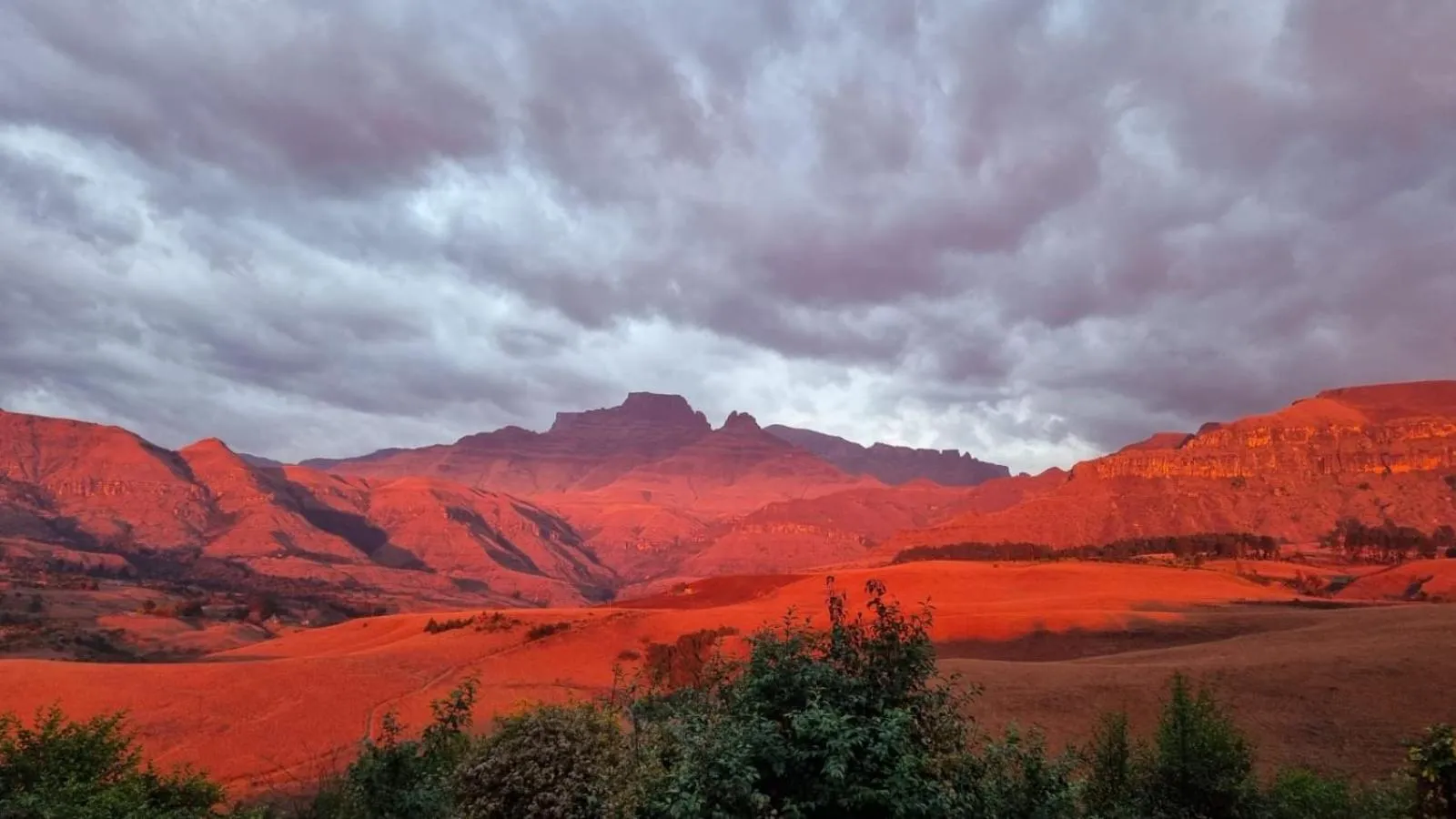 Mountain view in Dragon Peaks Mountain Resort