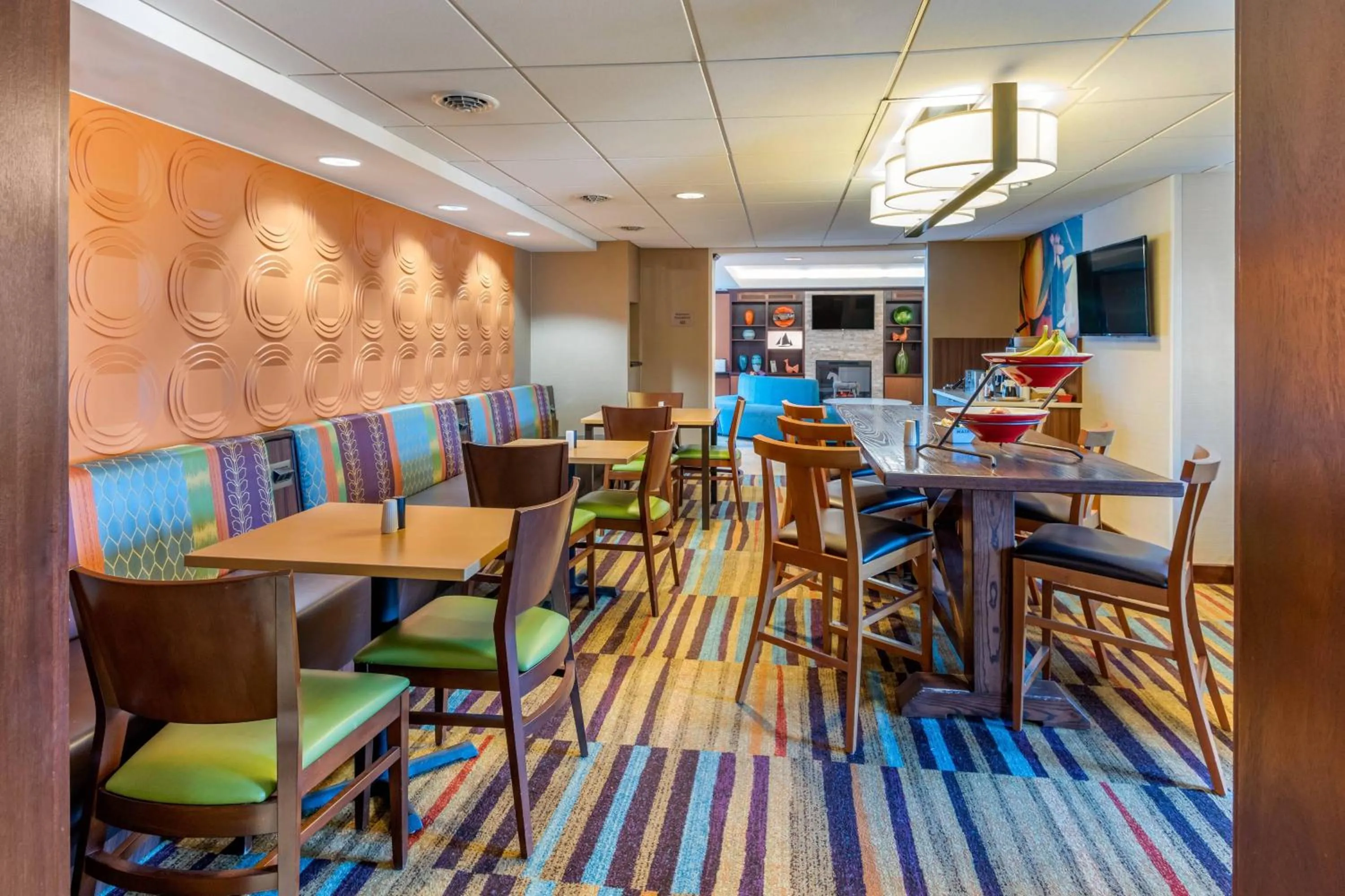 Restaurant/places to eat in Fairfield by Marriott Inn & Suites Portland Maine Airport
