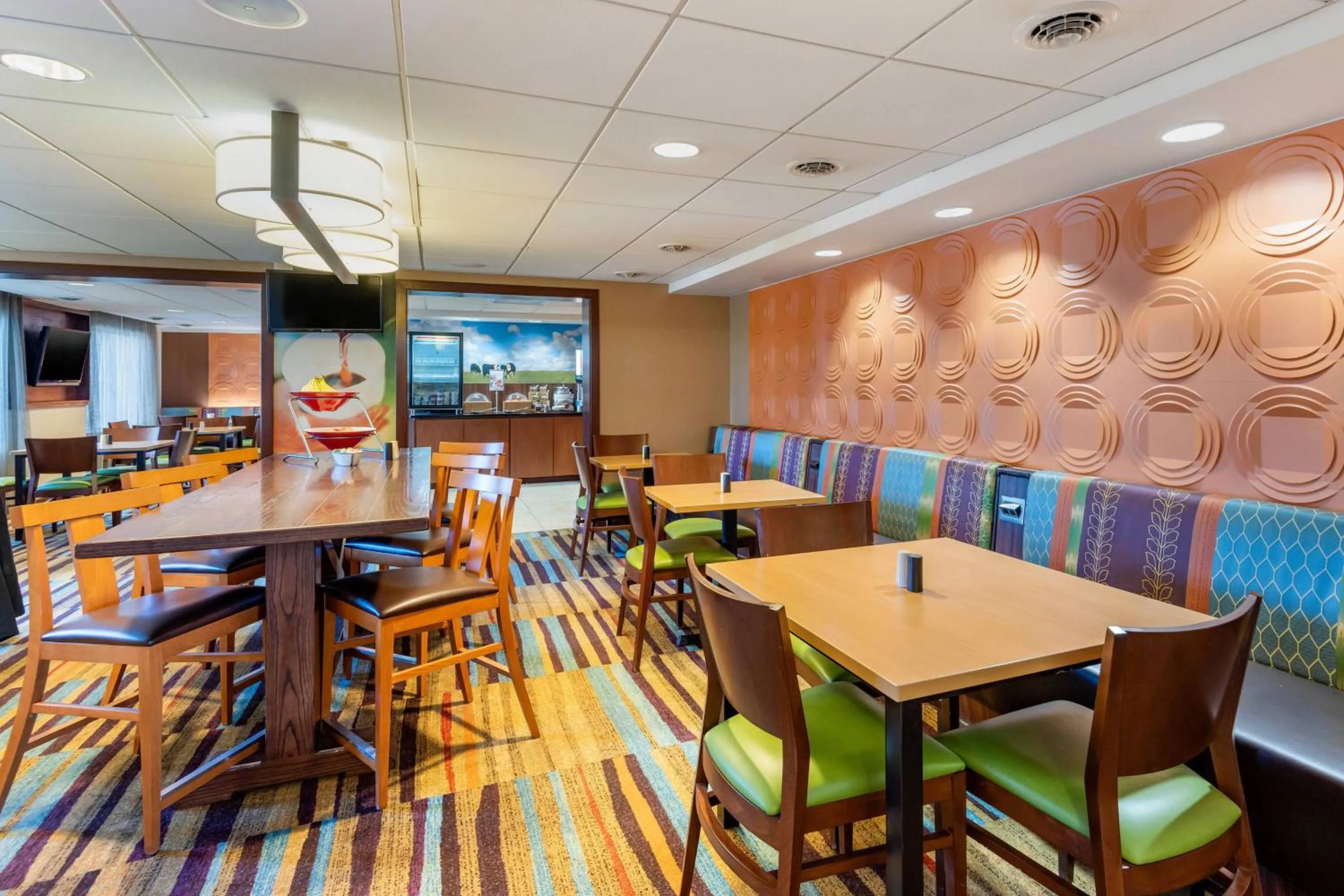 Restaurant/places to eat in Fairfield by Marriott Inn & Suites Portland Maine Airport
