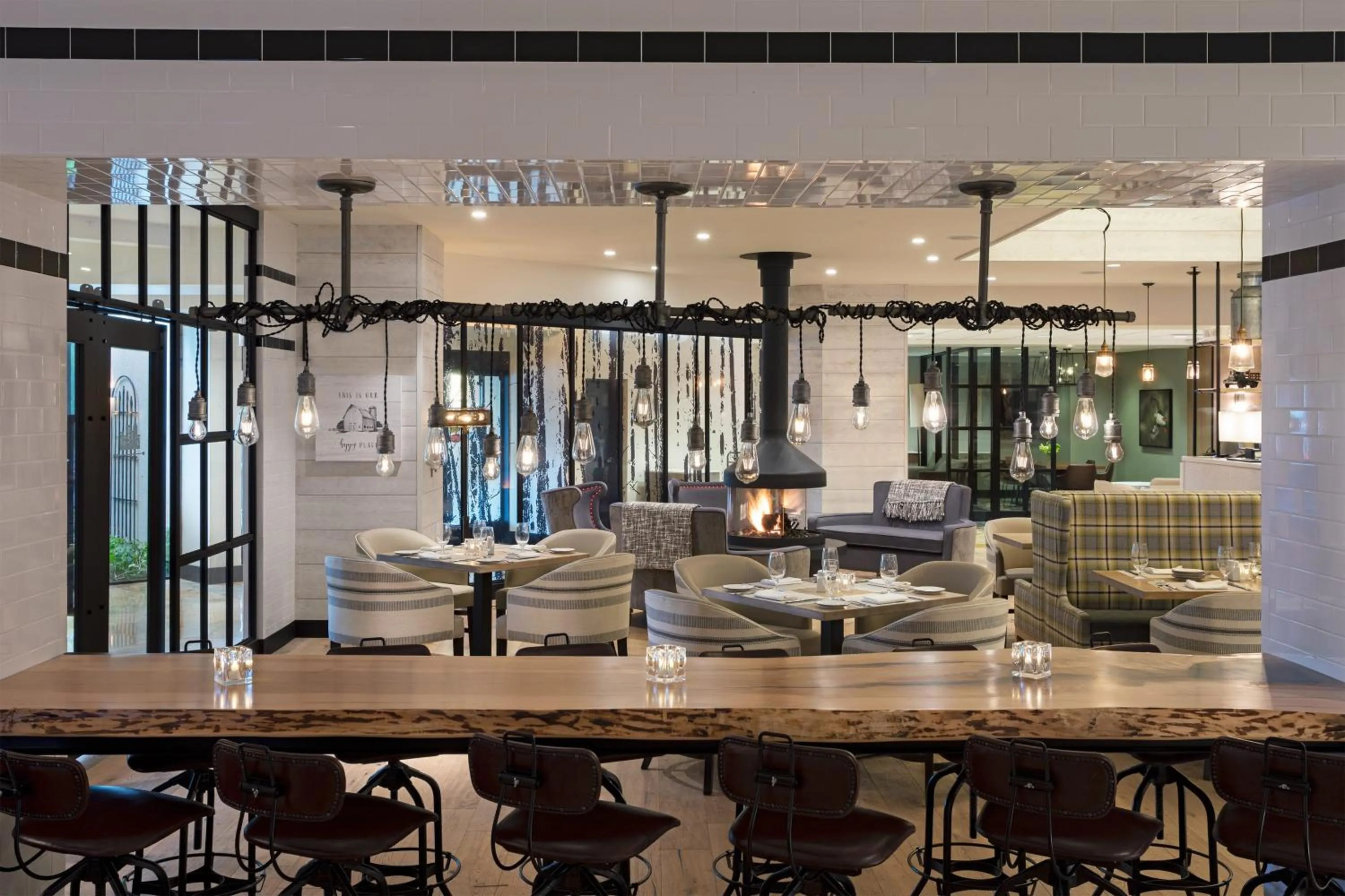 Restaurant/places to eat in Portland Sheraton at Sable Oaks