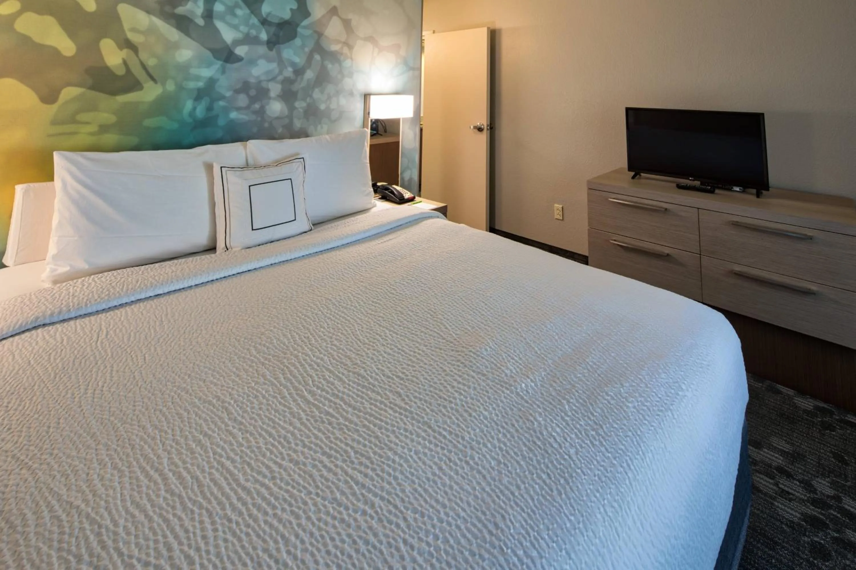 Photo of the whole room, Bed in Courtyard by Marriott Rock Hill