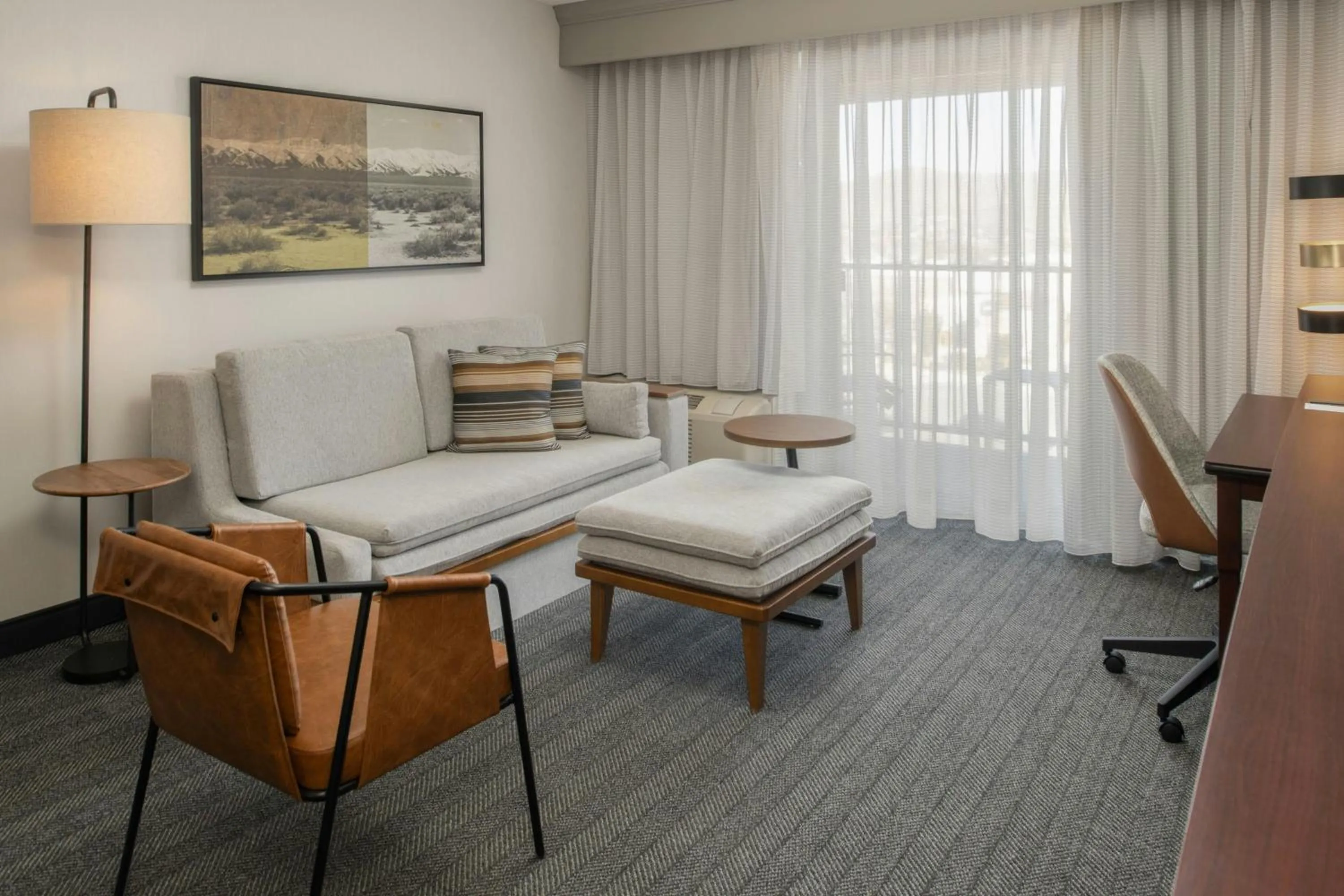 Living room, Bed in Courtyard Carson City