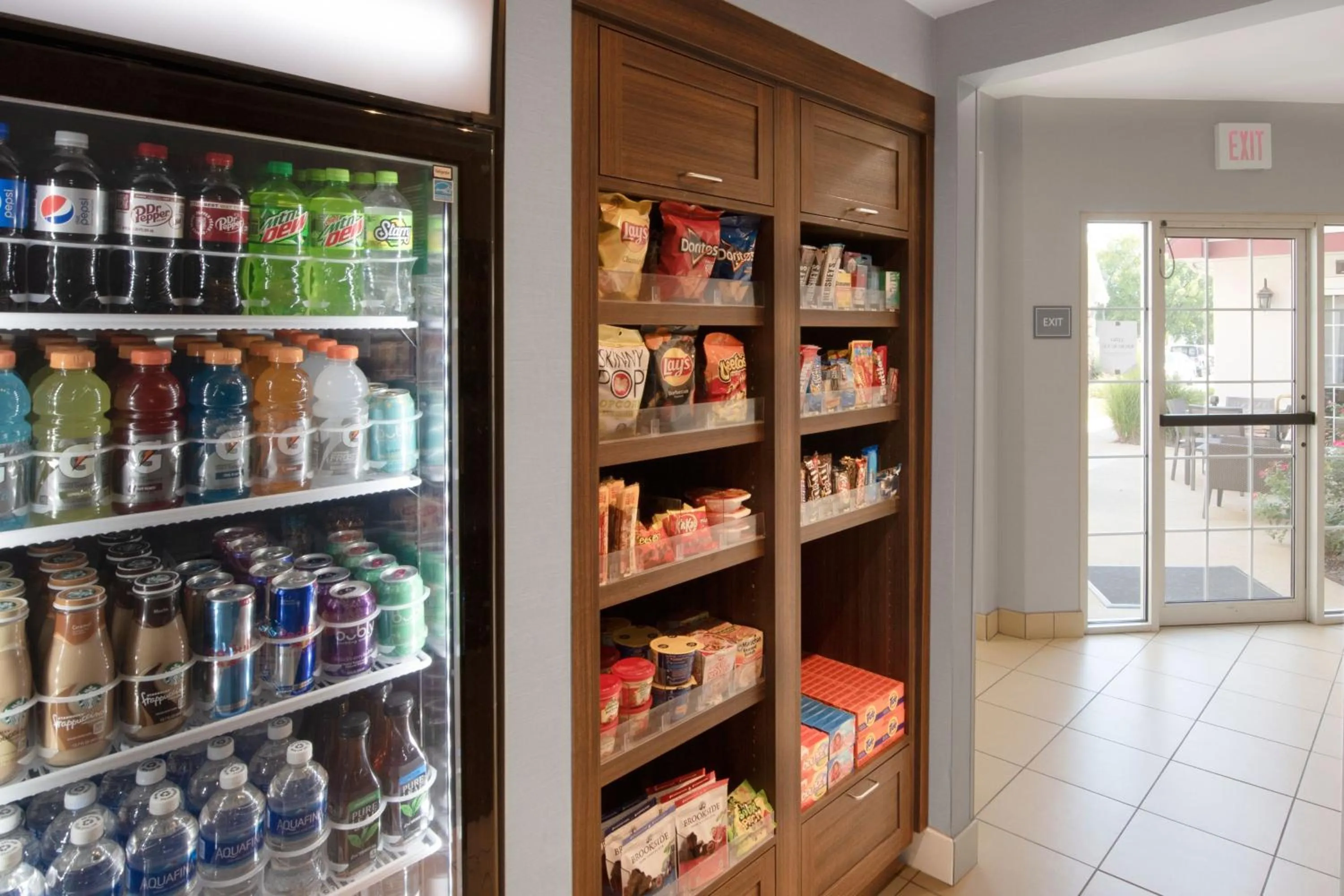 Food and drinks in Residence Inn by Marriott Rogers