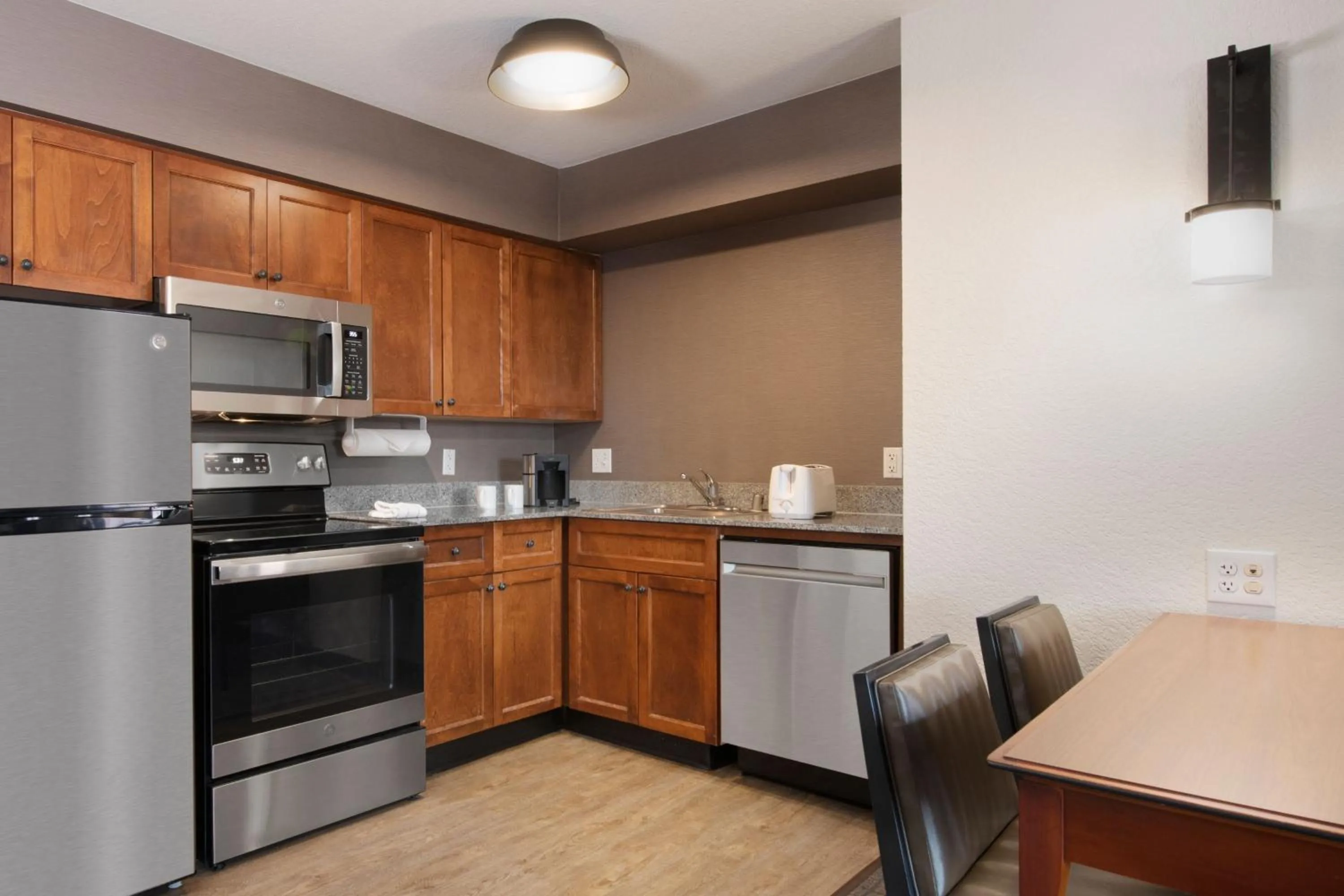 Kitchen or kitchenette in Residence Inn by Marriott Rogers