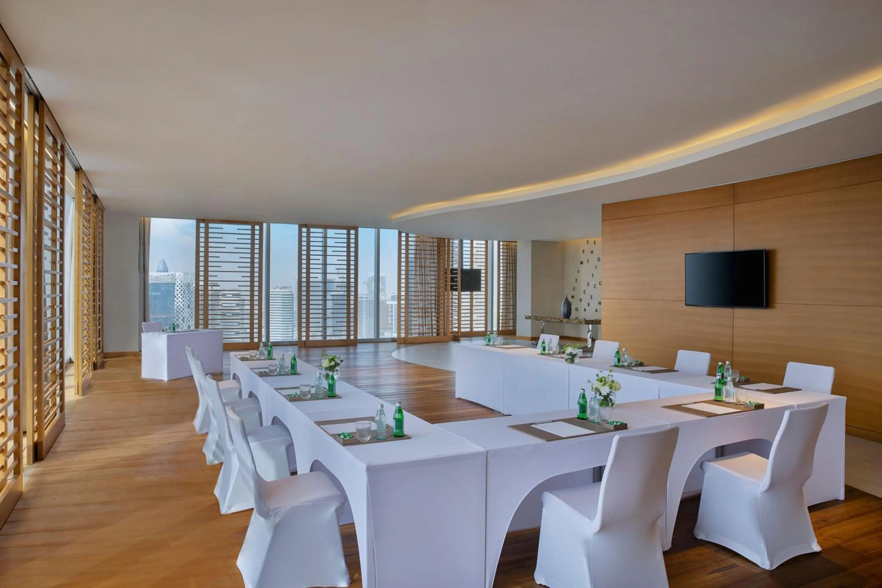 Lounge or bar in The St. Regis Downtown Dubai