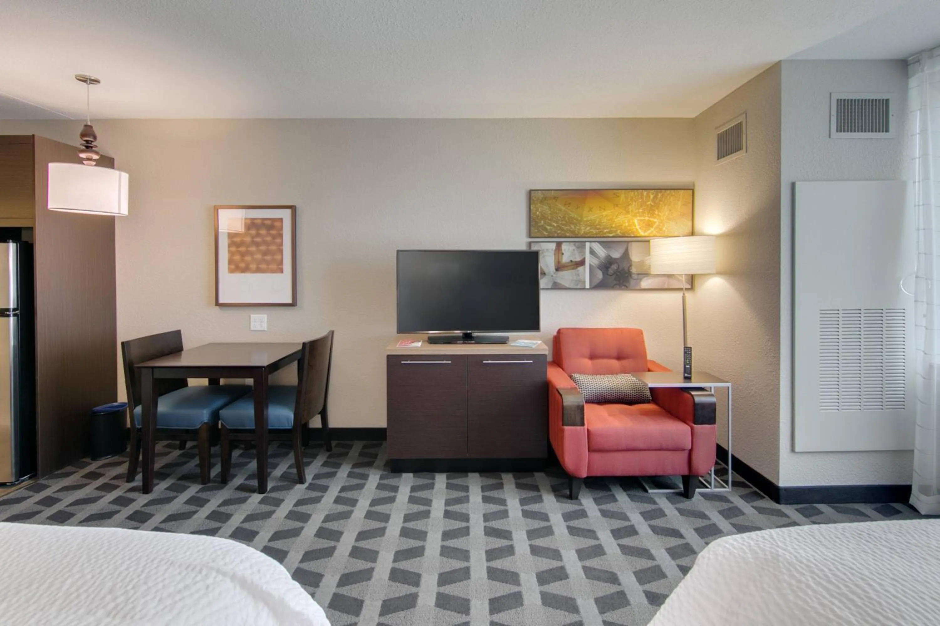 Photo of the whole room, Bed in TownePlace Suites by Marriott Kansas City Liberty