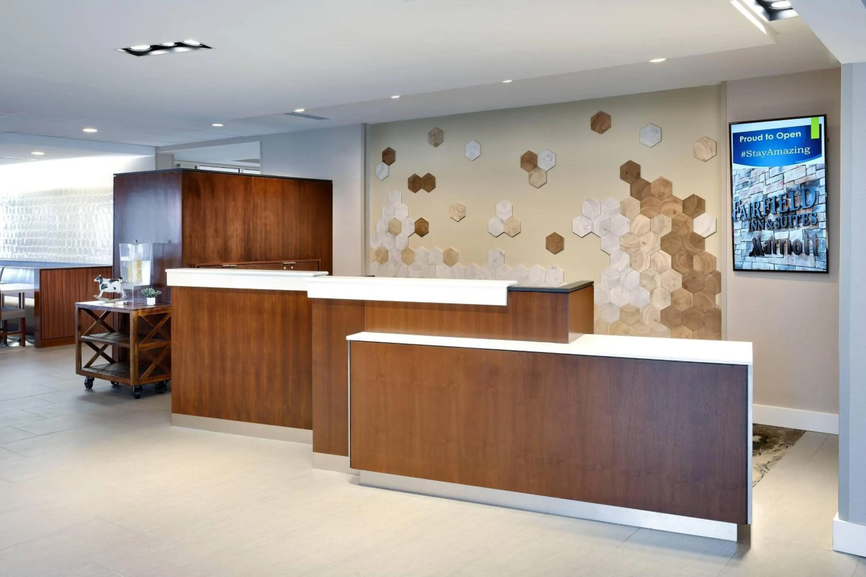 Lobby or reception in Fairfield Inn & Suites by Marriott Springfield North