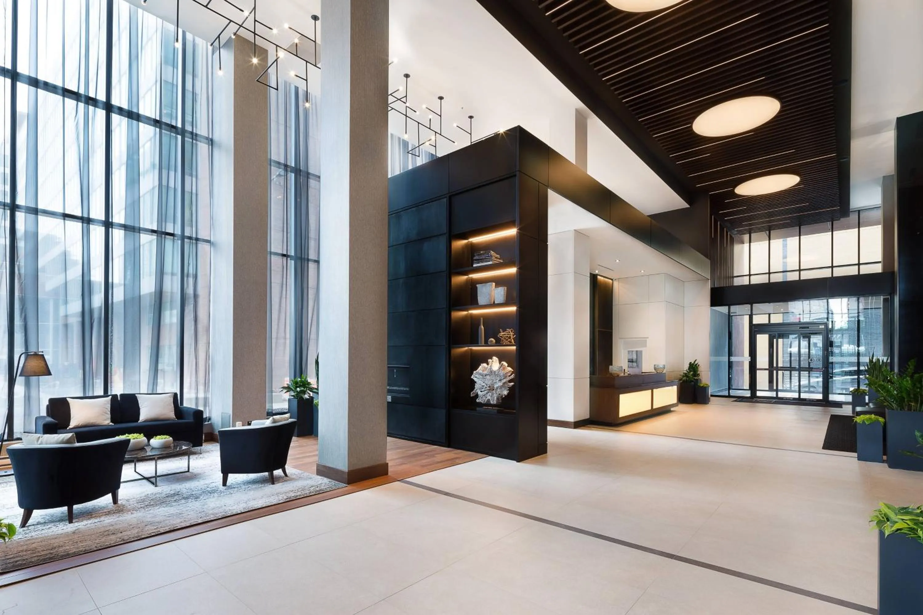 Lobby or reception, Bed in Hôtel AC Montréal Centre-ville