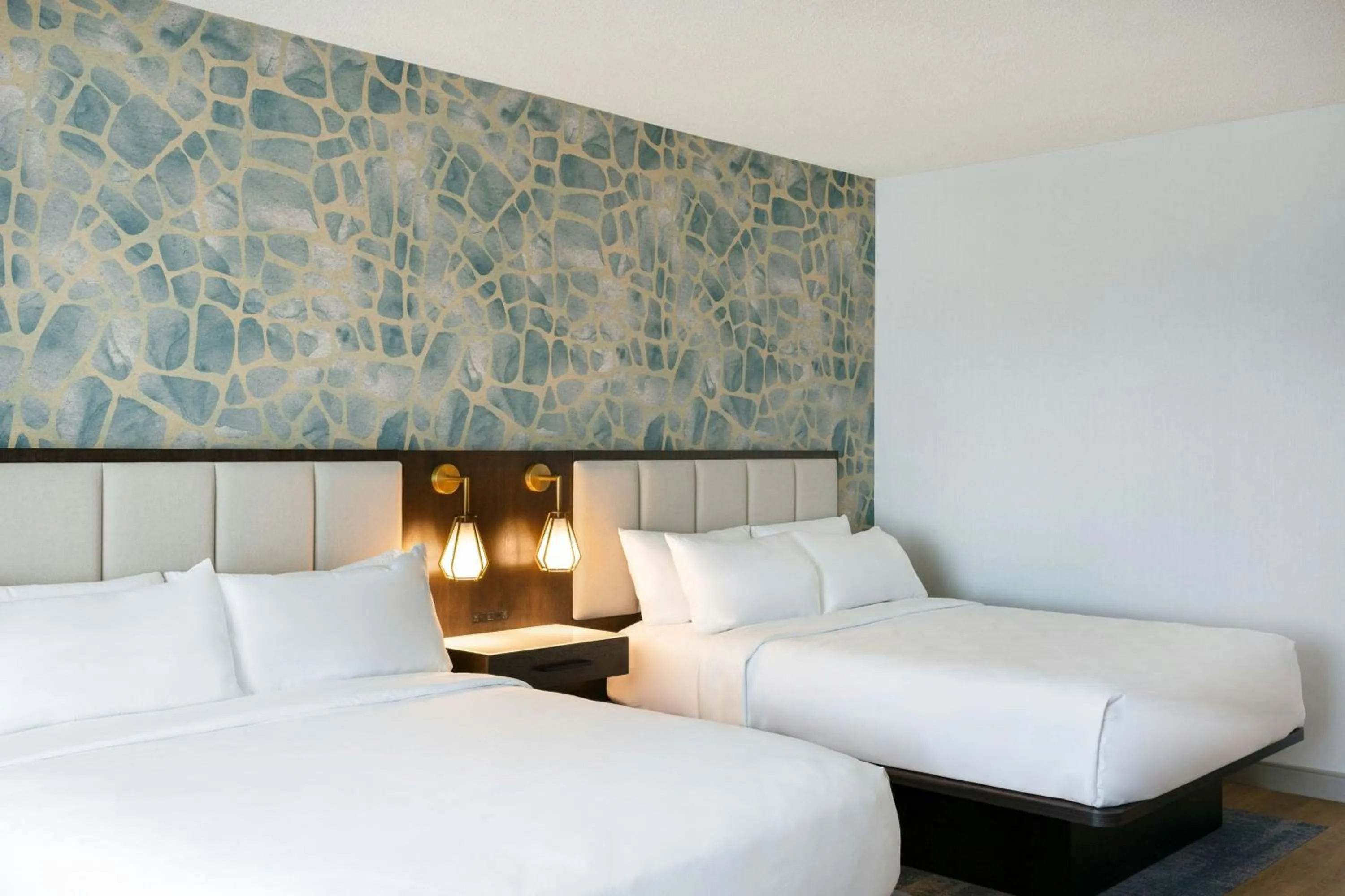 Photo of the whole room, Bed in Rochester Marriott Mayo Clinic Area