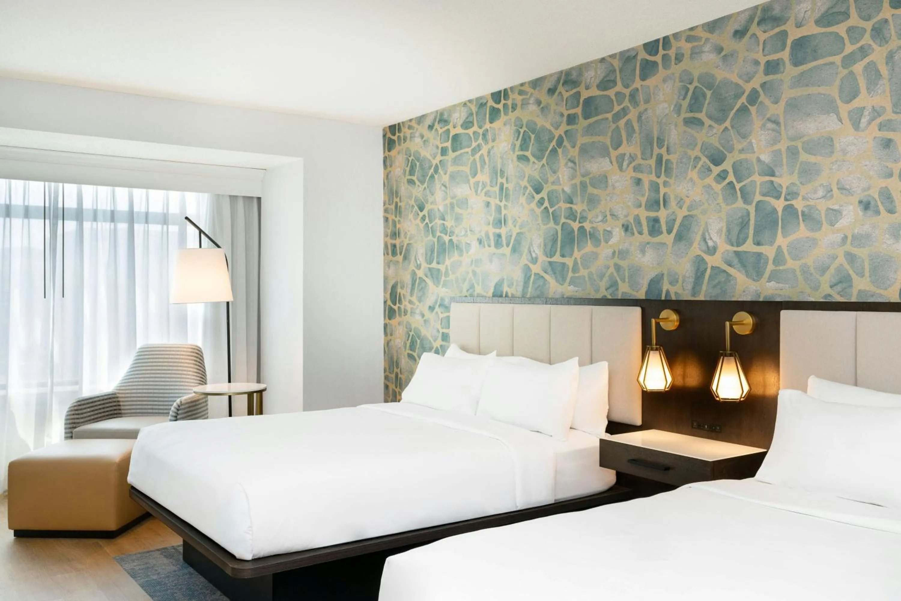 Photo of the whole room, Bed in Rochester Marriott Mayo Clinic Area