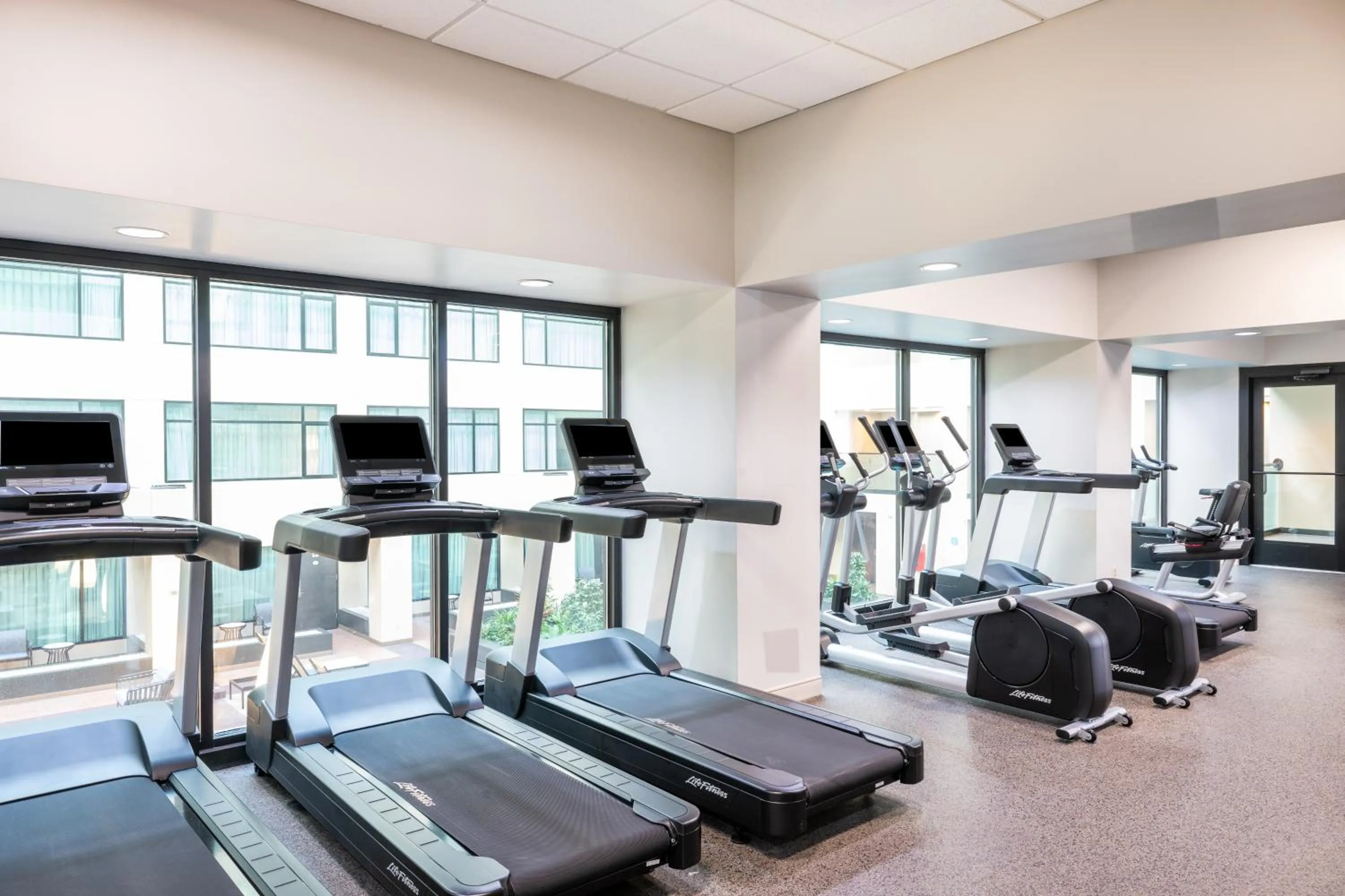 Fitness centre/facilities in Rochester Marriott Mayo Clinic Area