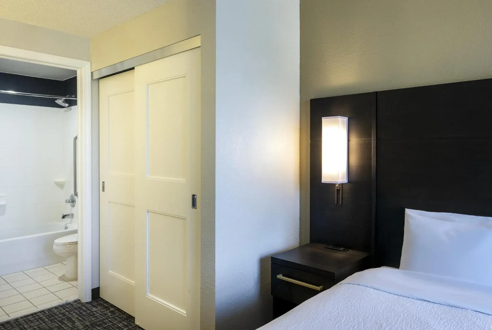 One-Bedroom Queen Suite with Sofa Bed and City View in Residence Inn Rochester Mayo Clinic Area One-Bedroom Queen Suite with Sofa Bed and City View in Residence Inn Rochester Mayo Clinic Area