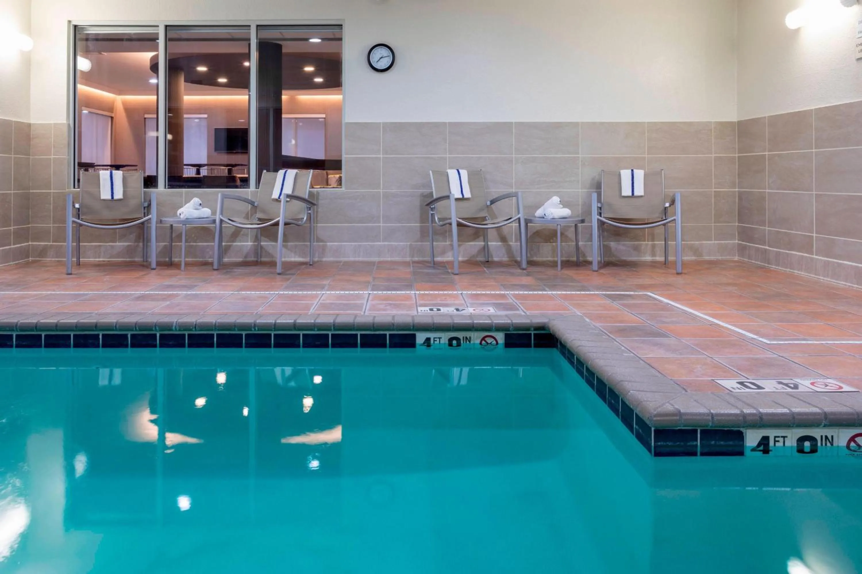 Swimming pool in SpringHill Suites Rochester Mayo Clinic Area / Saint Marys