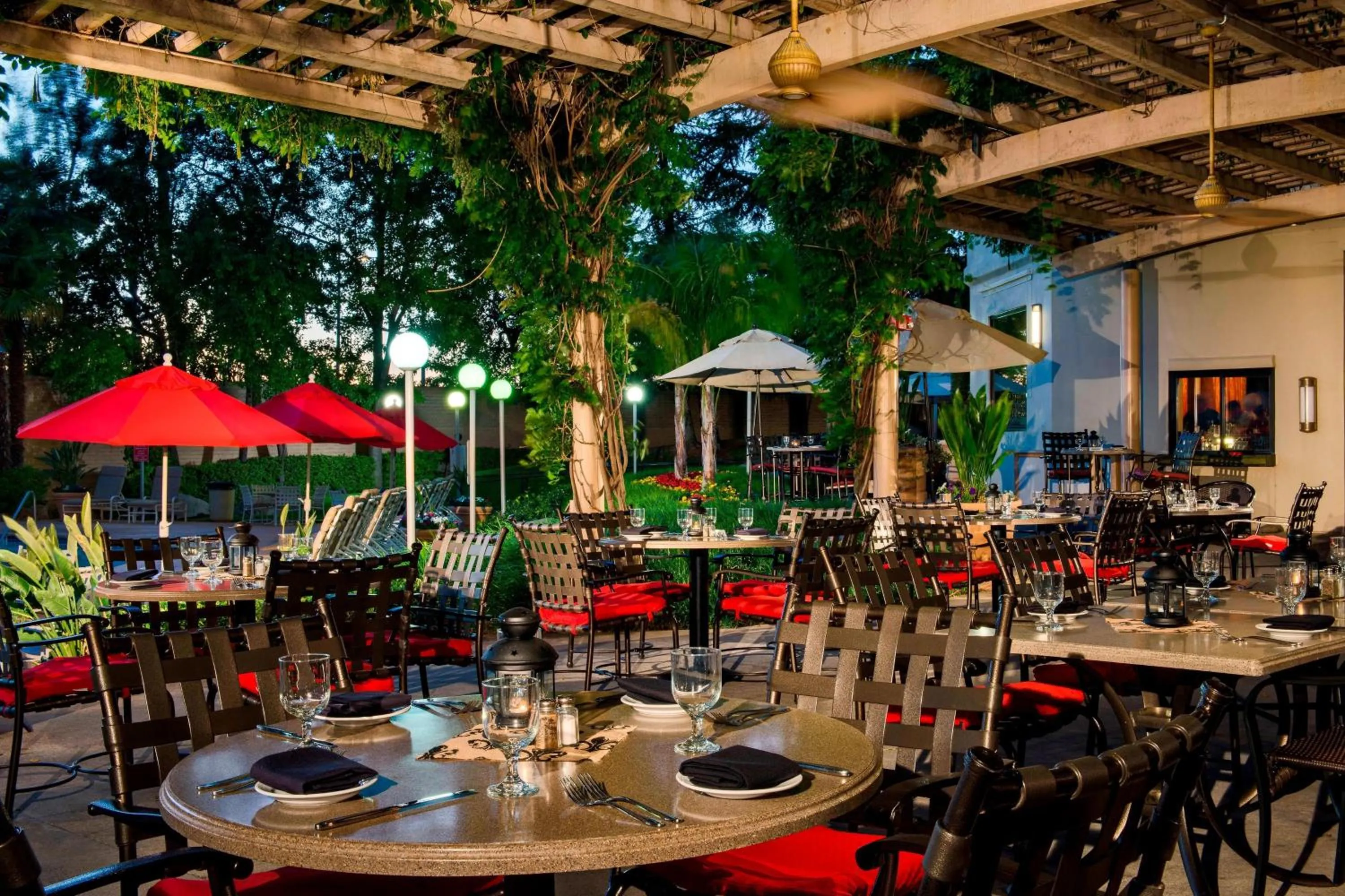 Restaurant/places to eat in Sacramento Marriott Rancho Cordova