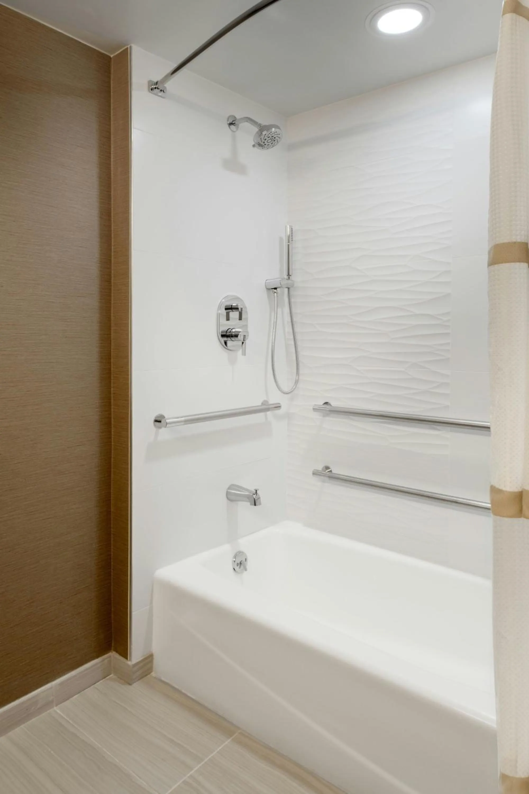 Bathroom in Sacramento Marriott Rancho Cordova