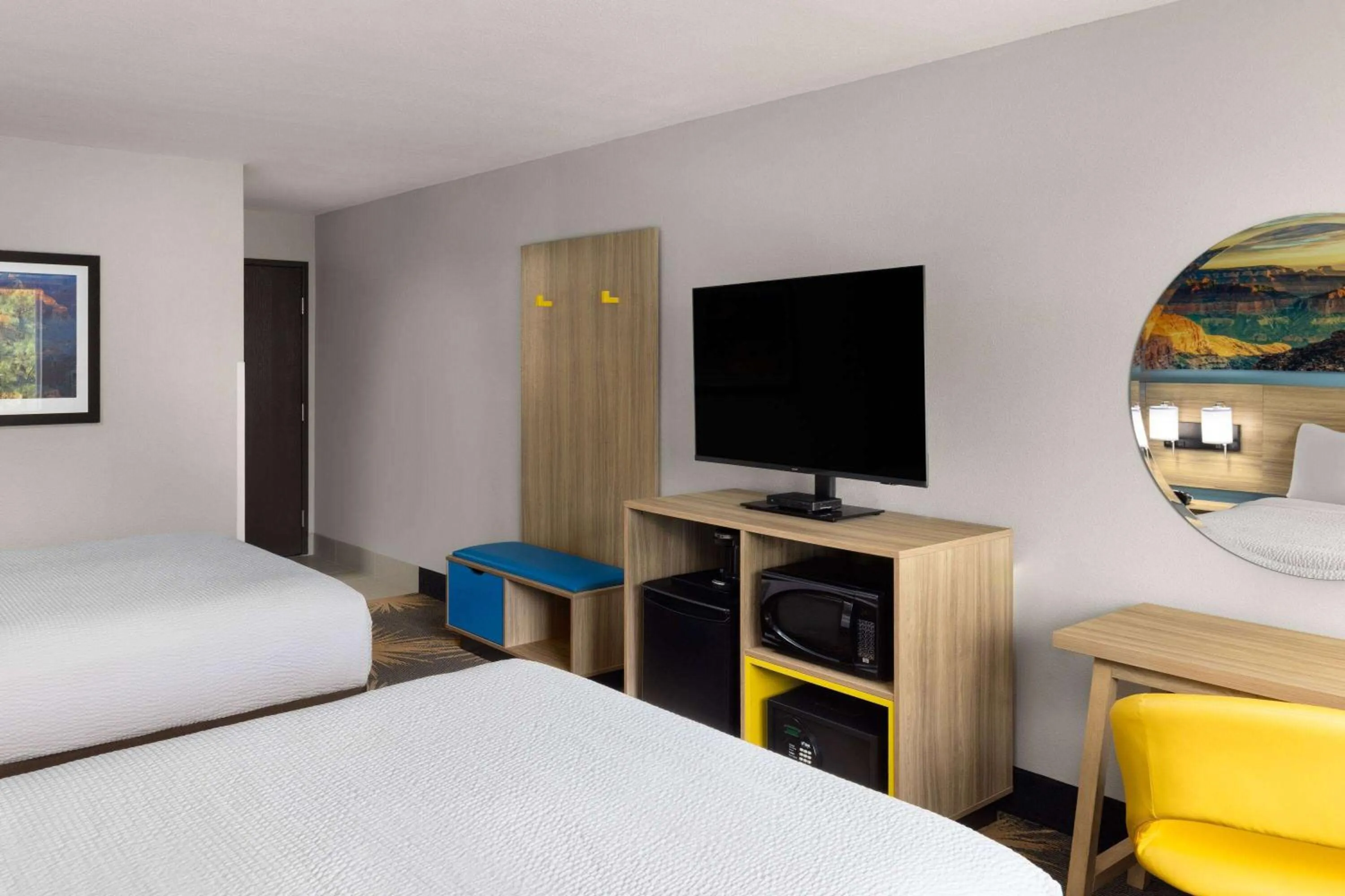 Photo of the whole room, Bed in Days Inn by Wyndham Williams