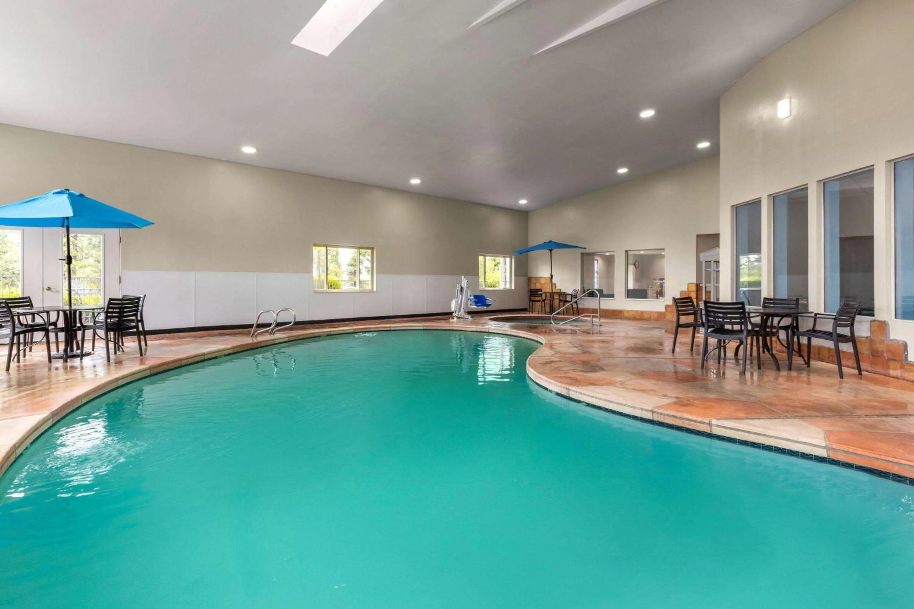 Swimming pool in Days Inn by Wyndham Williams