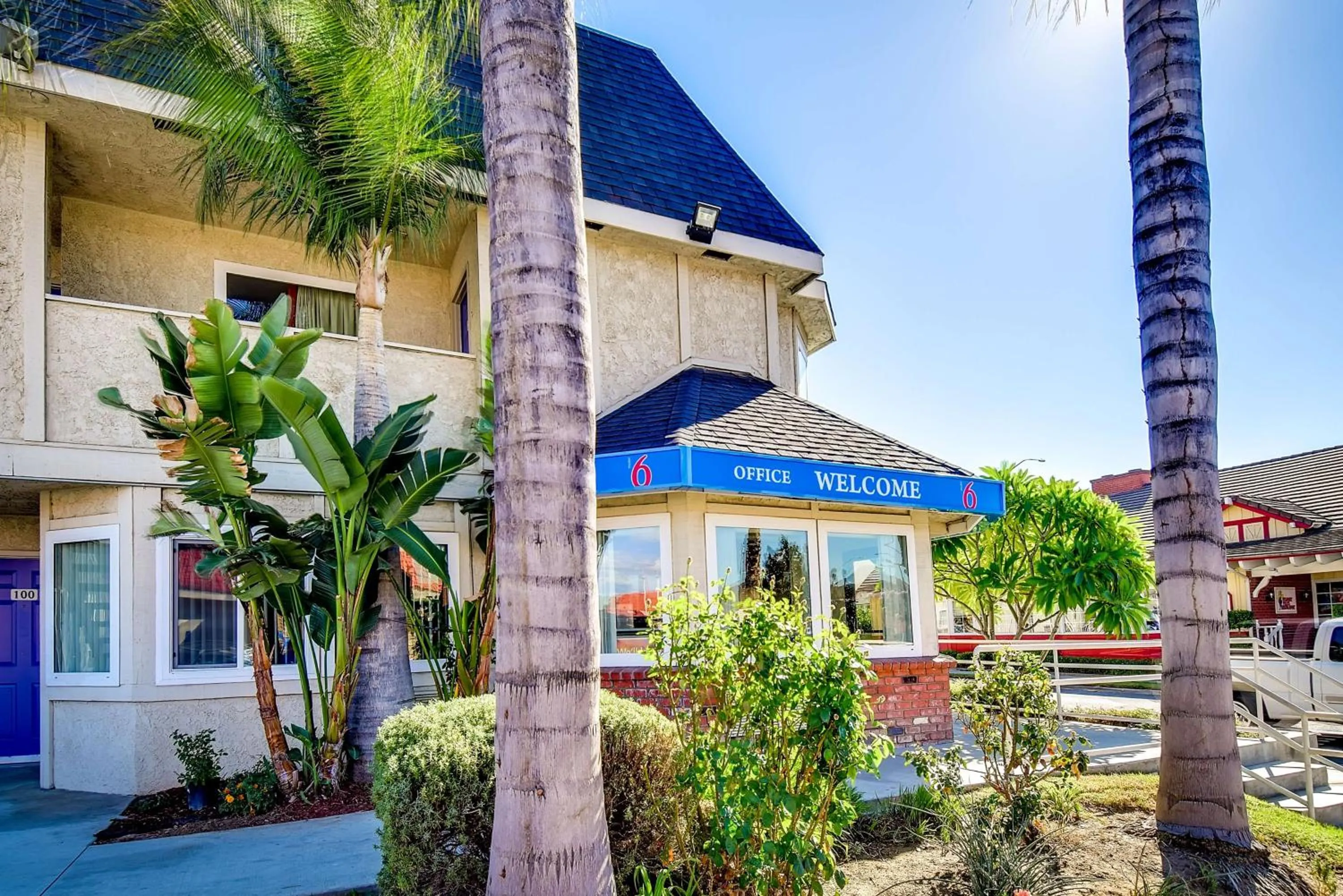 Property building in Motel 6-Riverside, CA - South