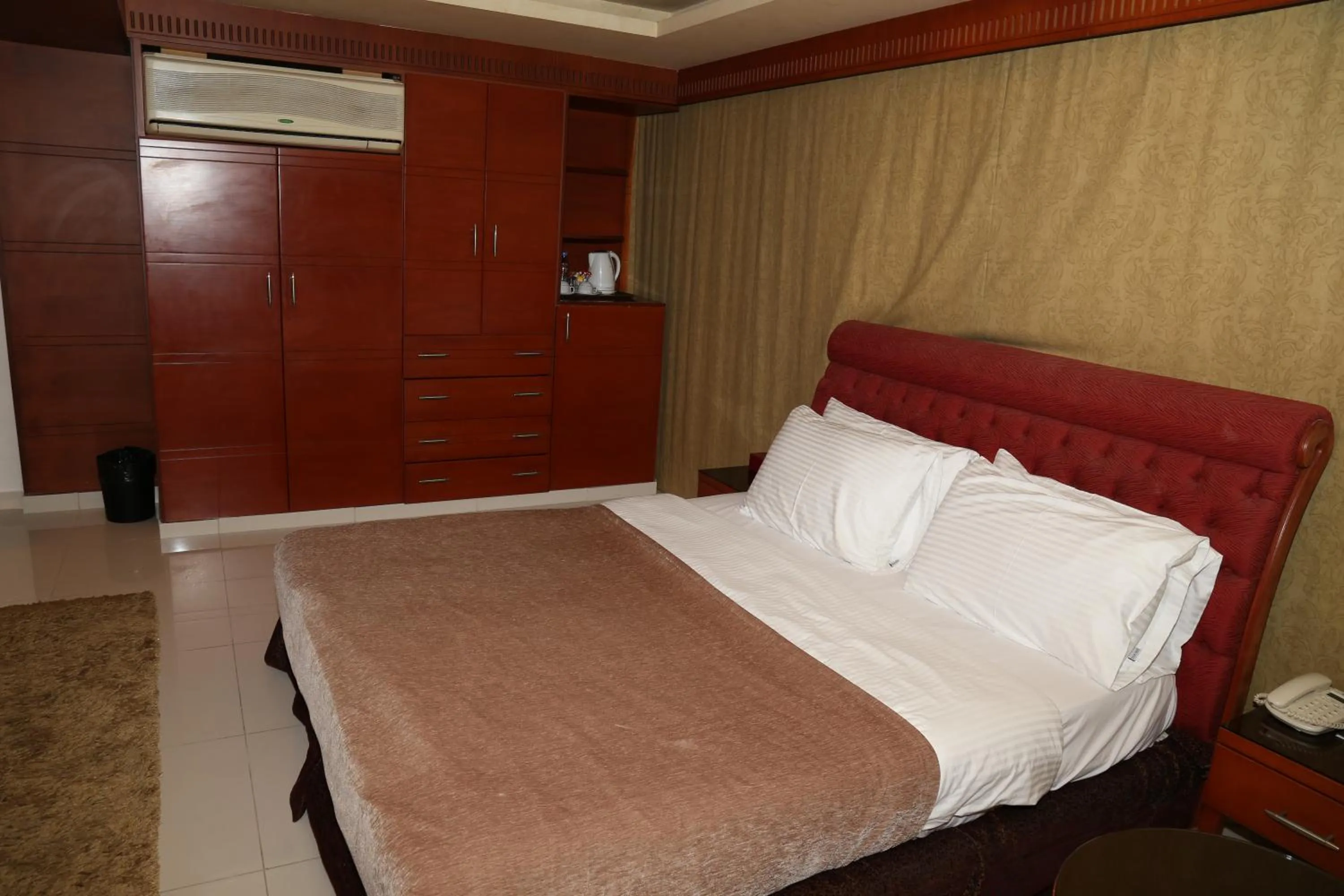 Bedroom in Duroy Hotel