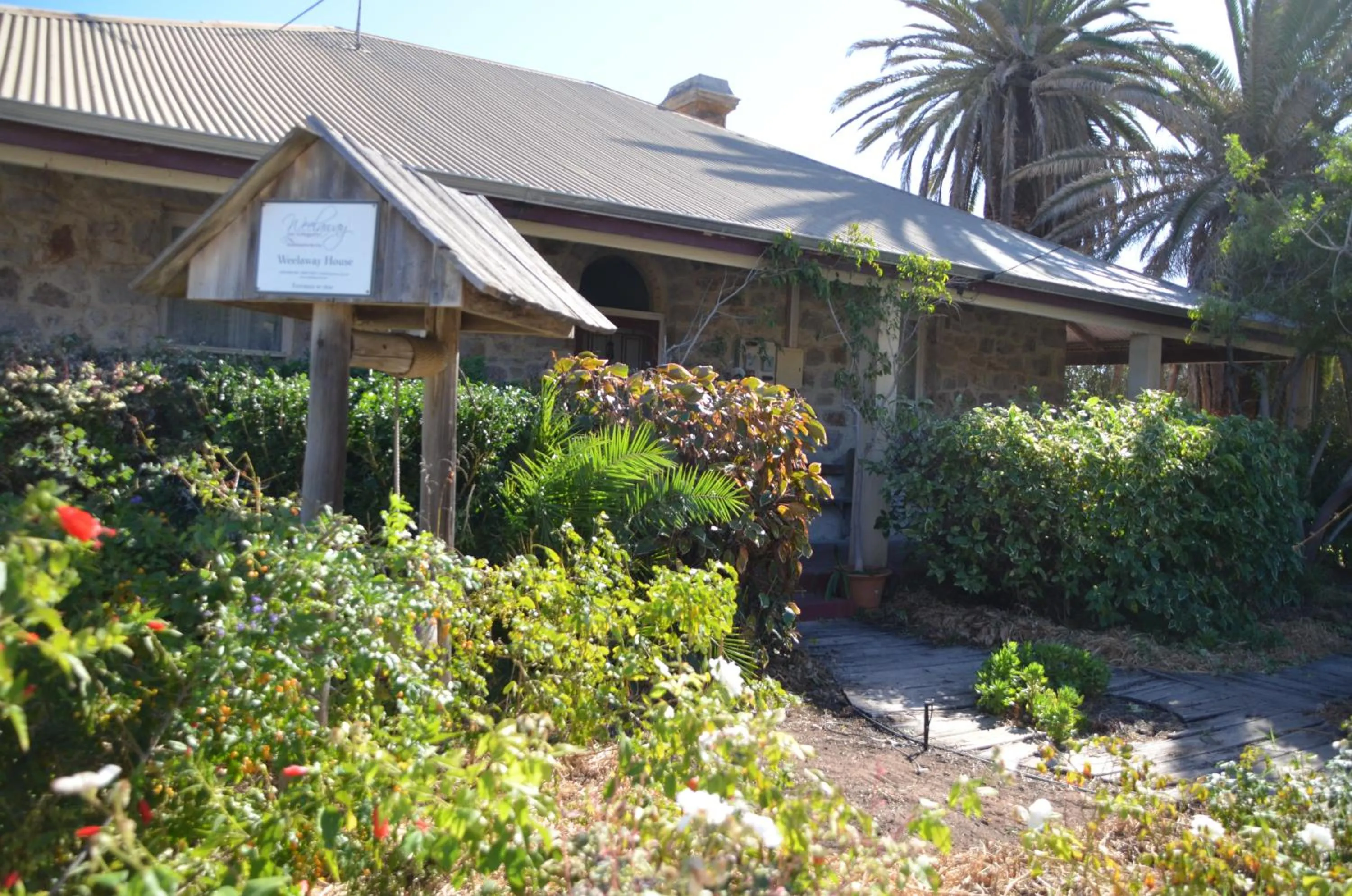 Facade/entrance in Weelaway On Gregory