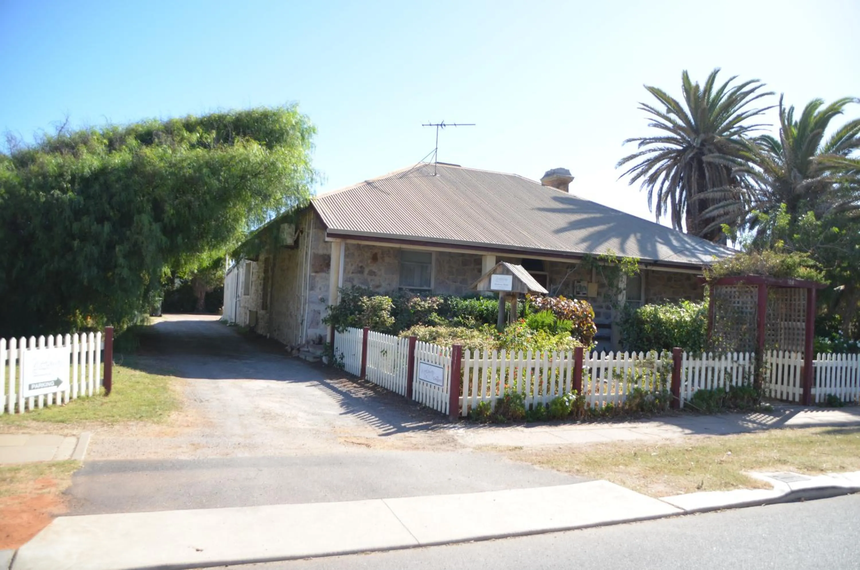 Facade/entrance in Weelaway On Gregory